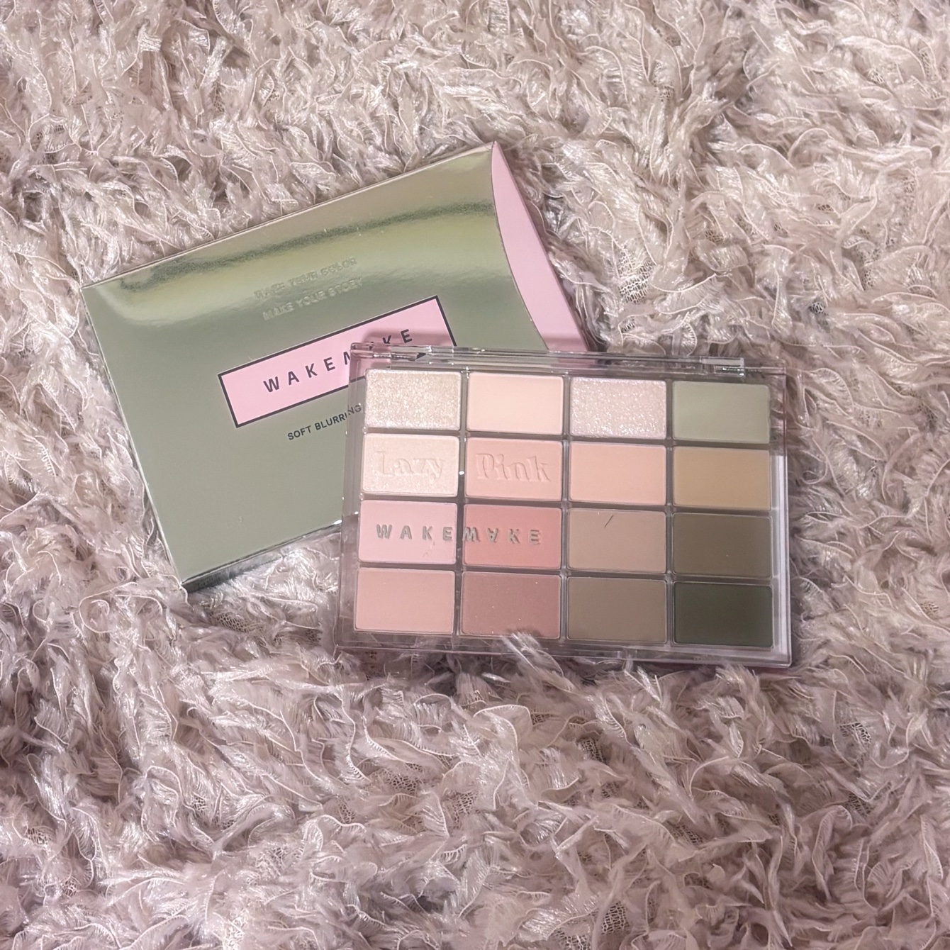 ソフトブラーリングアイパレット/wakemake/アイシャドウパレットを使ったクチコミ（2枚目）