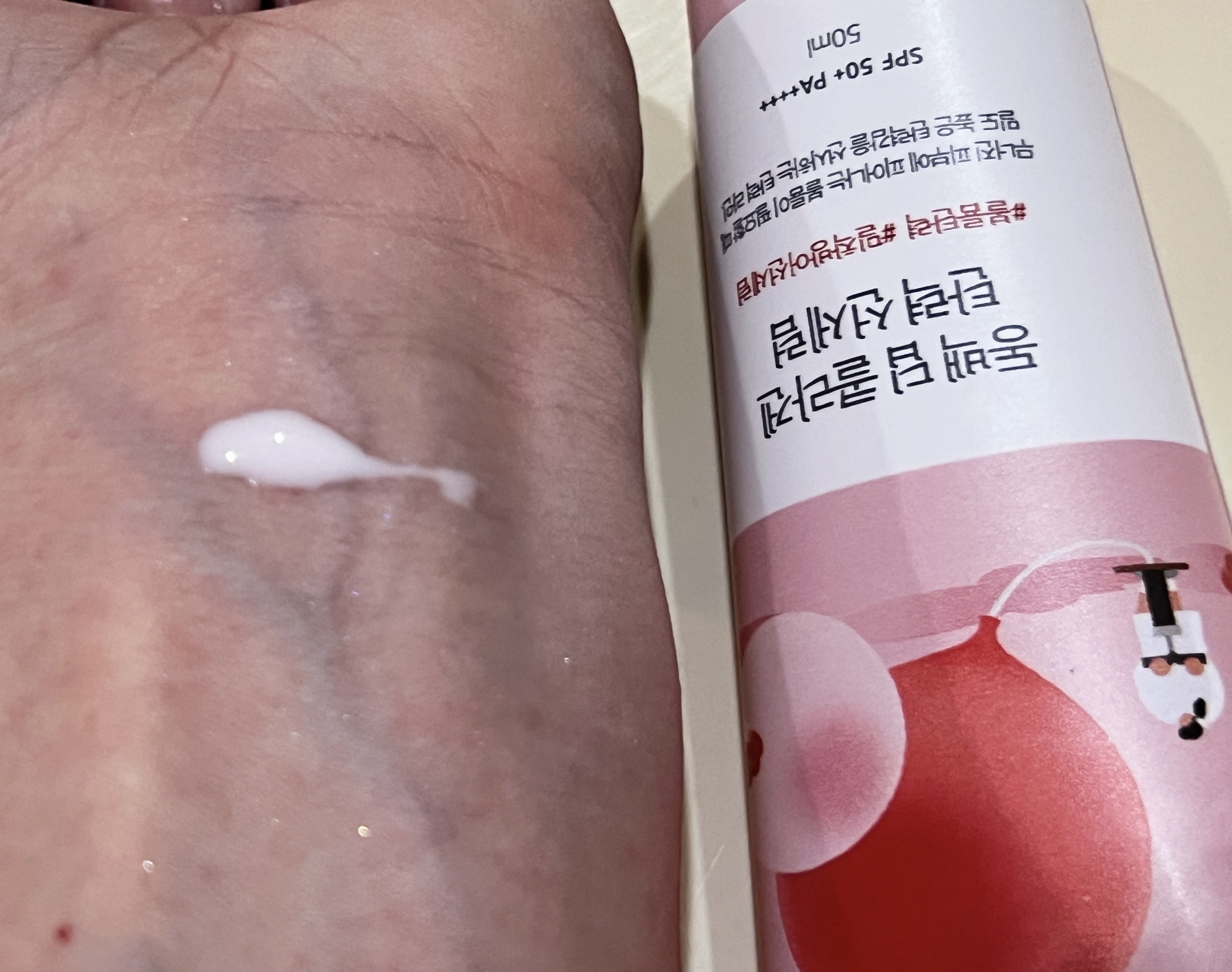 ツバキディープコラーゲン弾力日焼け止めセラム/ROUND LAB/日焼け止めクリームを使ったクチコミ（3枚目）