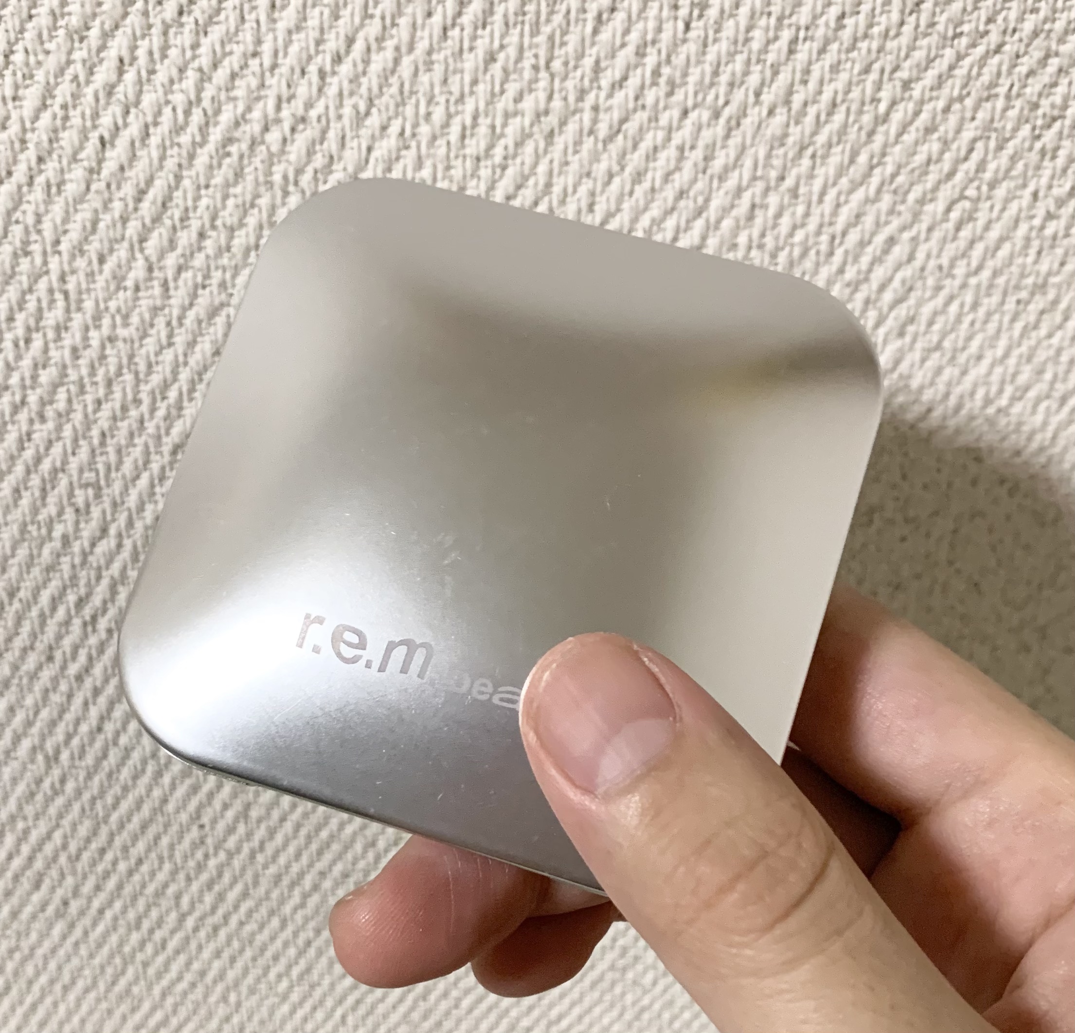 highlighter topper/r.e.m.beauty/プレストパウダーを使ったクチコミ（1枚目）