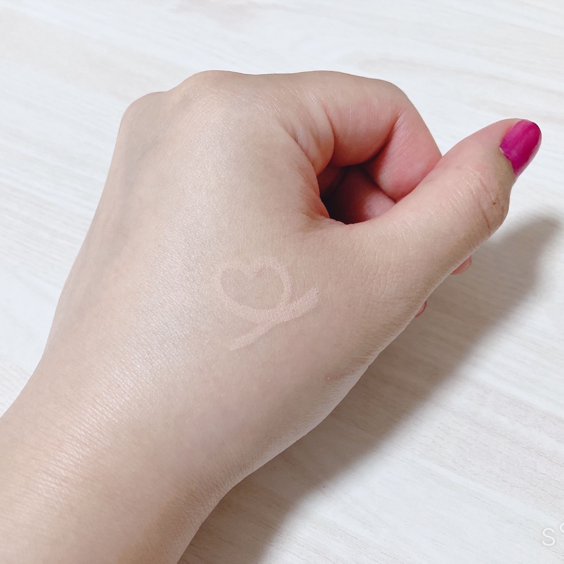 描くアイゾーンコンシーラー/CEZANNE/ペンシルコンシーラーを使ったクチコミ（2枚目）