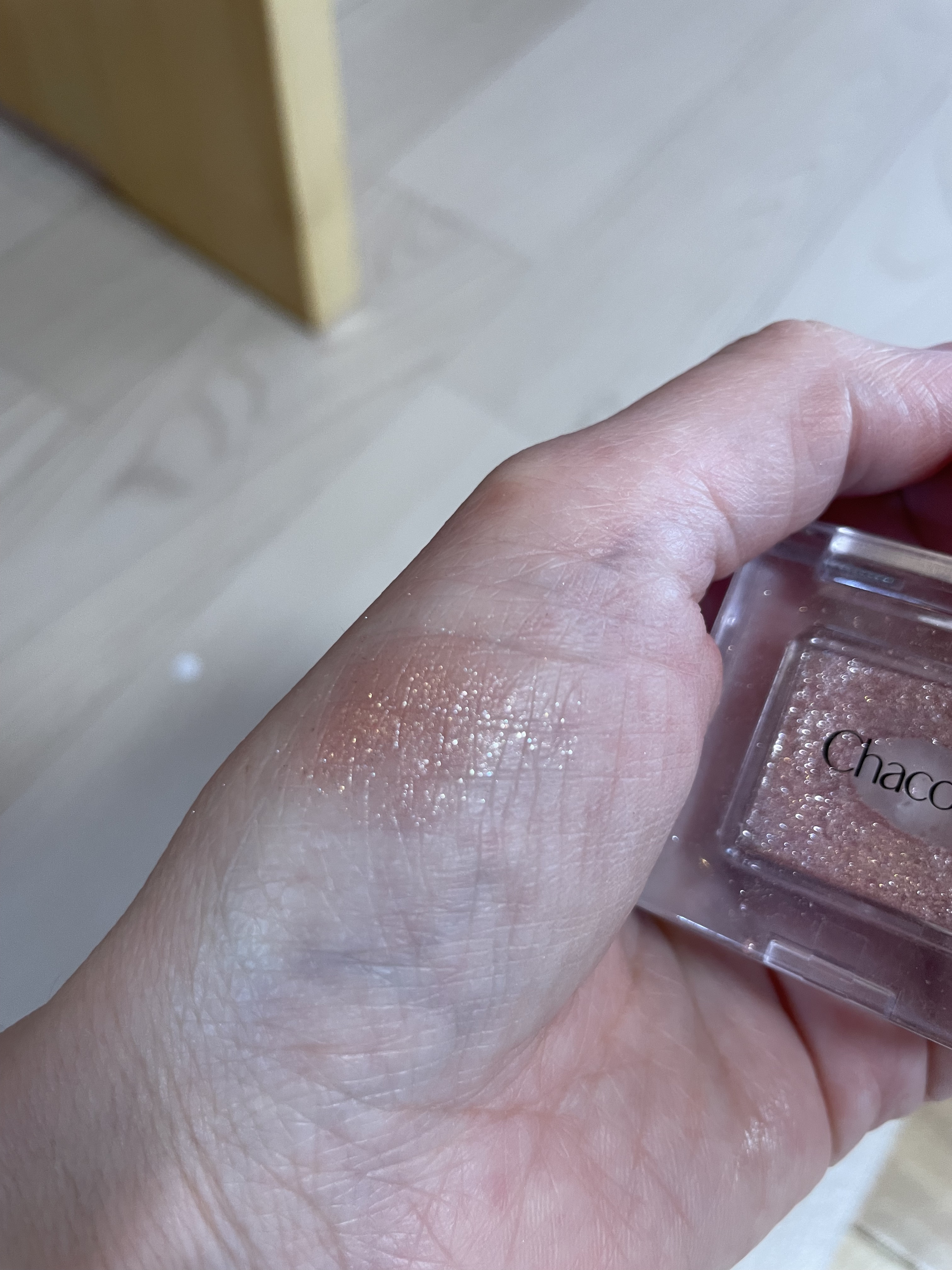 マルチカラーバリエーション スパークル/チャコット・コスメティクス/単色アイシャドウを使ったクチコミ（2枚目）