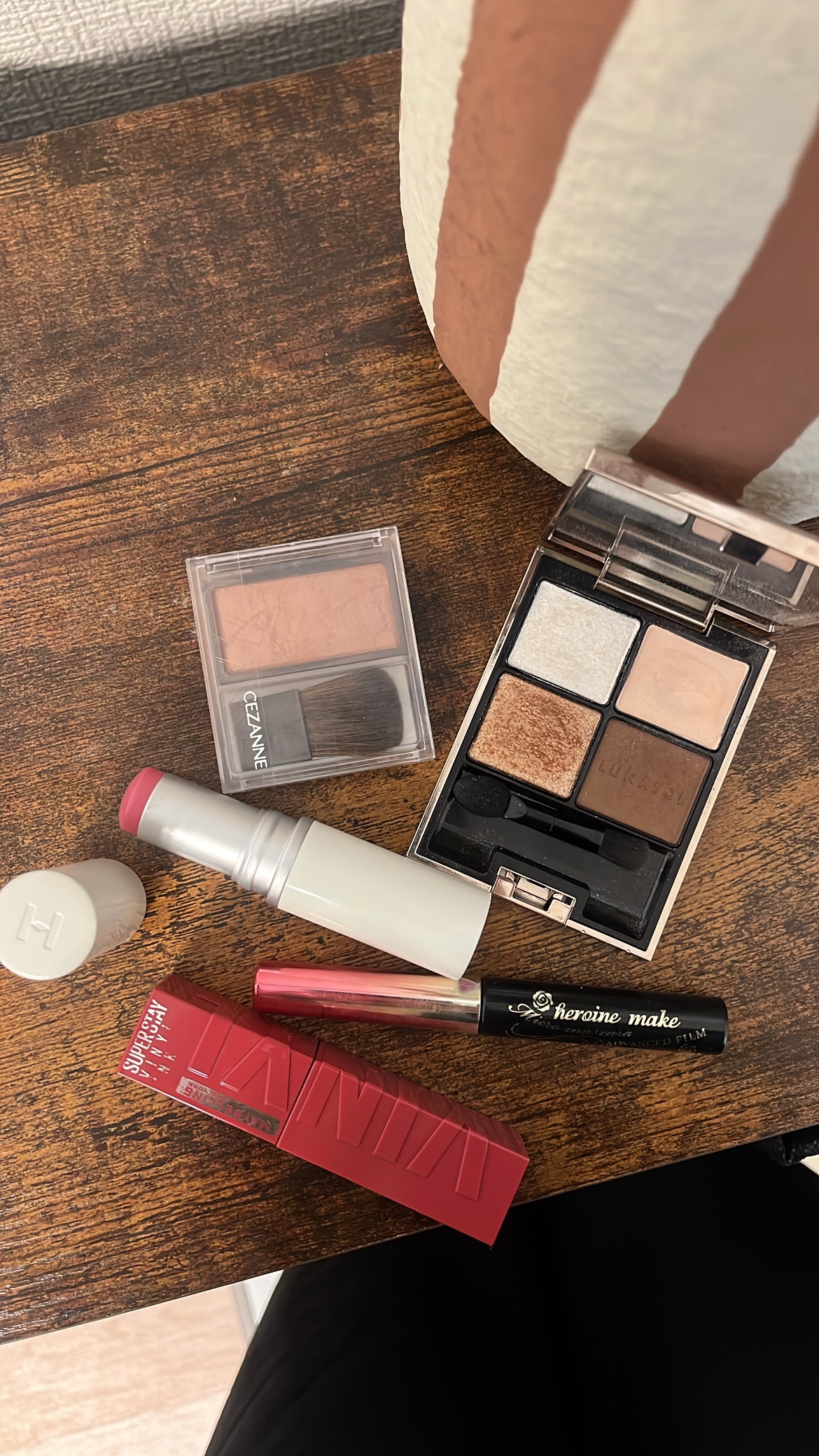 トゥルーディメンションラディアンスバーム/hince/スティックハイライトを使ったクチコミ（1枚目）