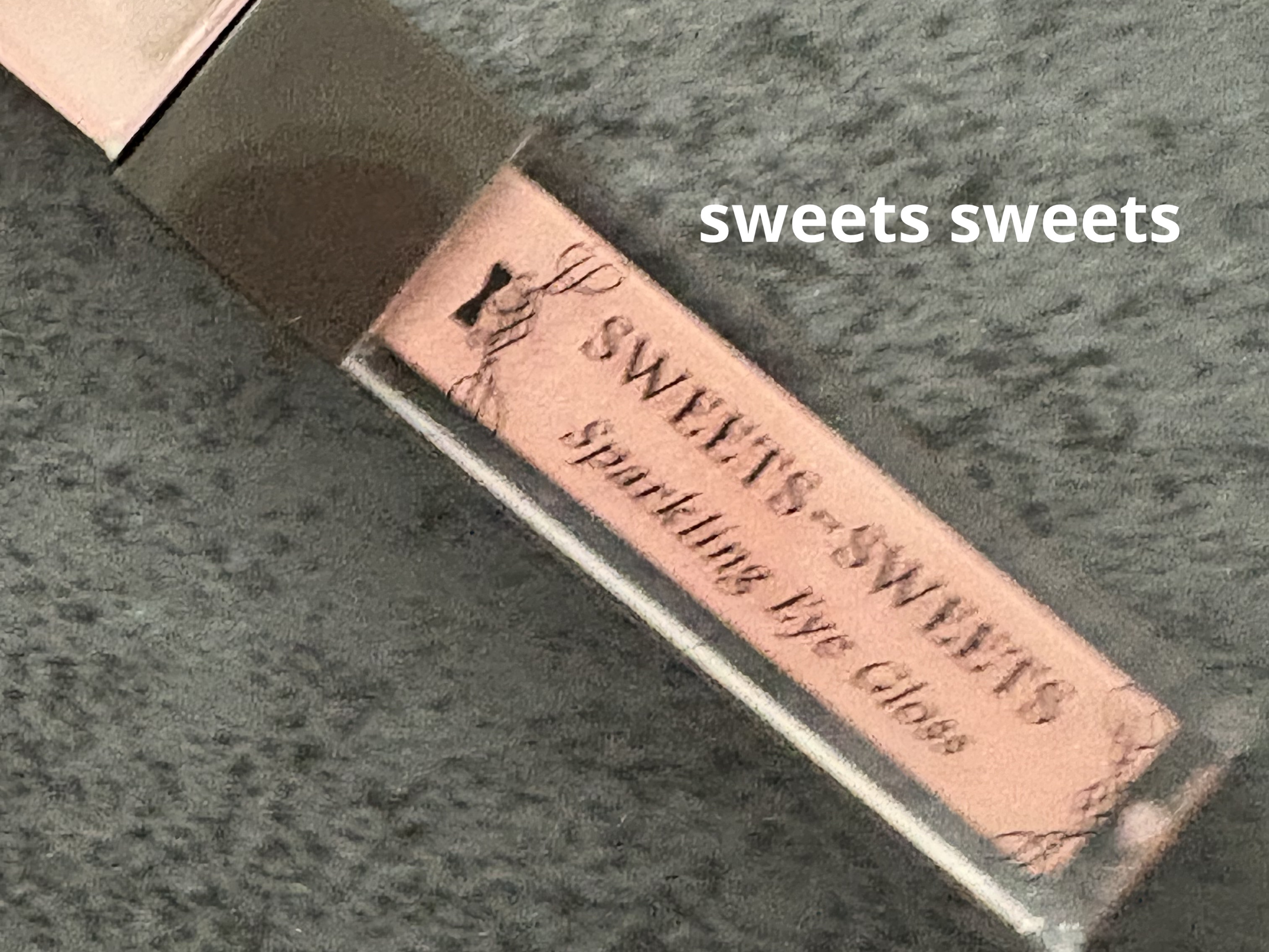 スパークリングアイグロス/スウィーツ スウィーツ/リキッドアイシャドウを使ったクチコミ（1枚目）