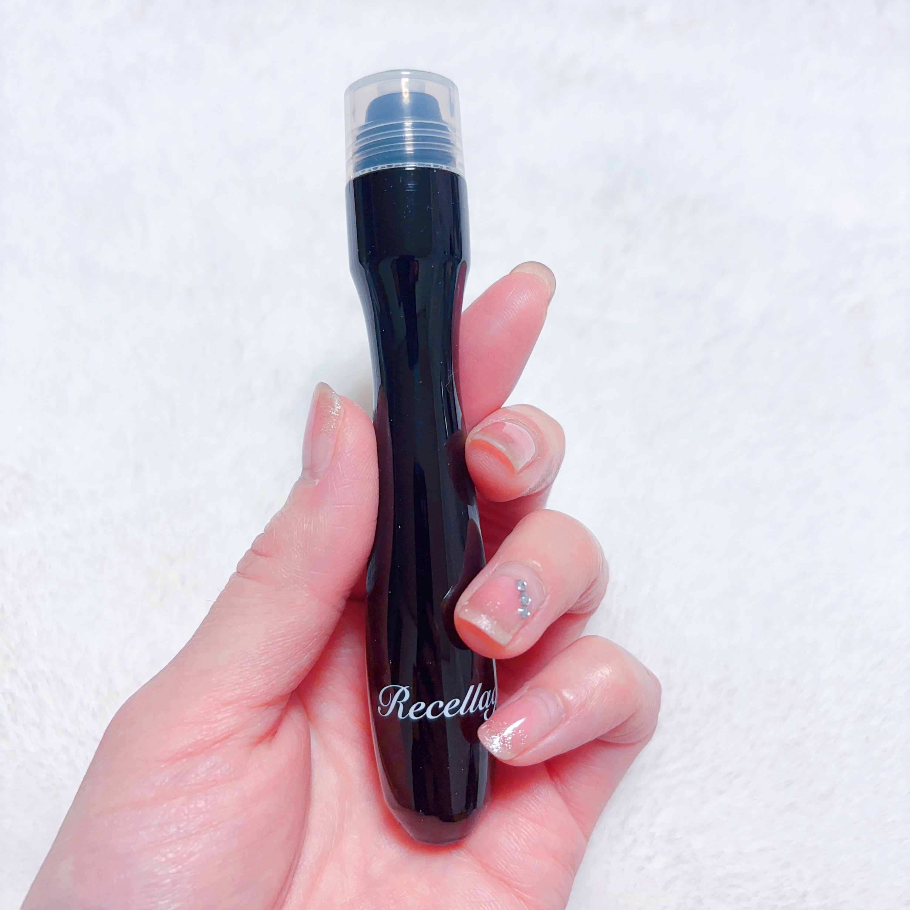 Recellage
目元美容液
目元は皮膚が薄くデリケートな部分
皮脂線が少ないため、乾燥・クマ・たるみ
などが出やすいですよね💦
特にマスクもしてるので、目元の印象って大切😣

⚪︎肌に優しい7つの無添加処方でつくらています。(エタノ