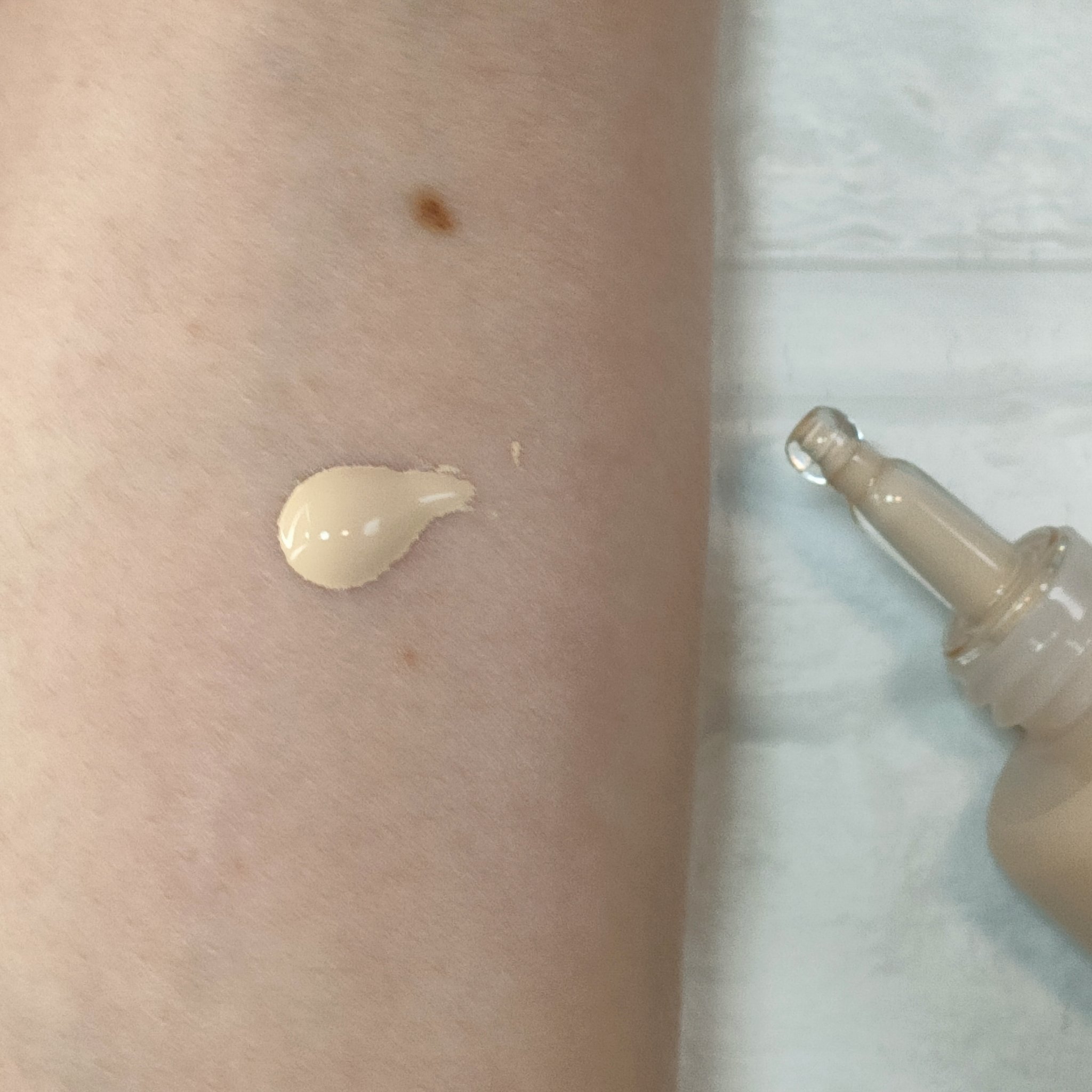 ザエアリーフィッティングファンデーション/MERZY/リキッドファンデーションを使ったクチコミ（3枚目）