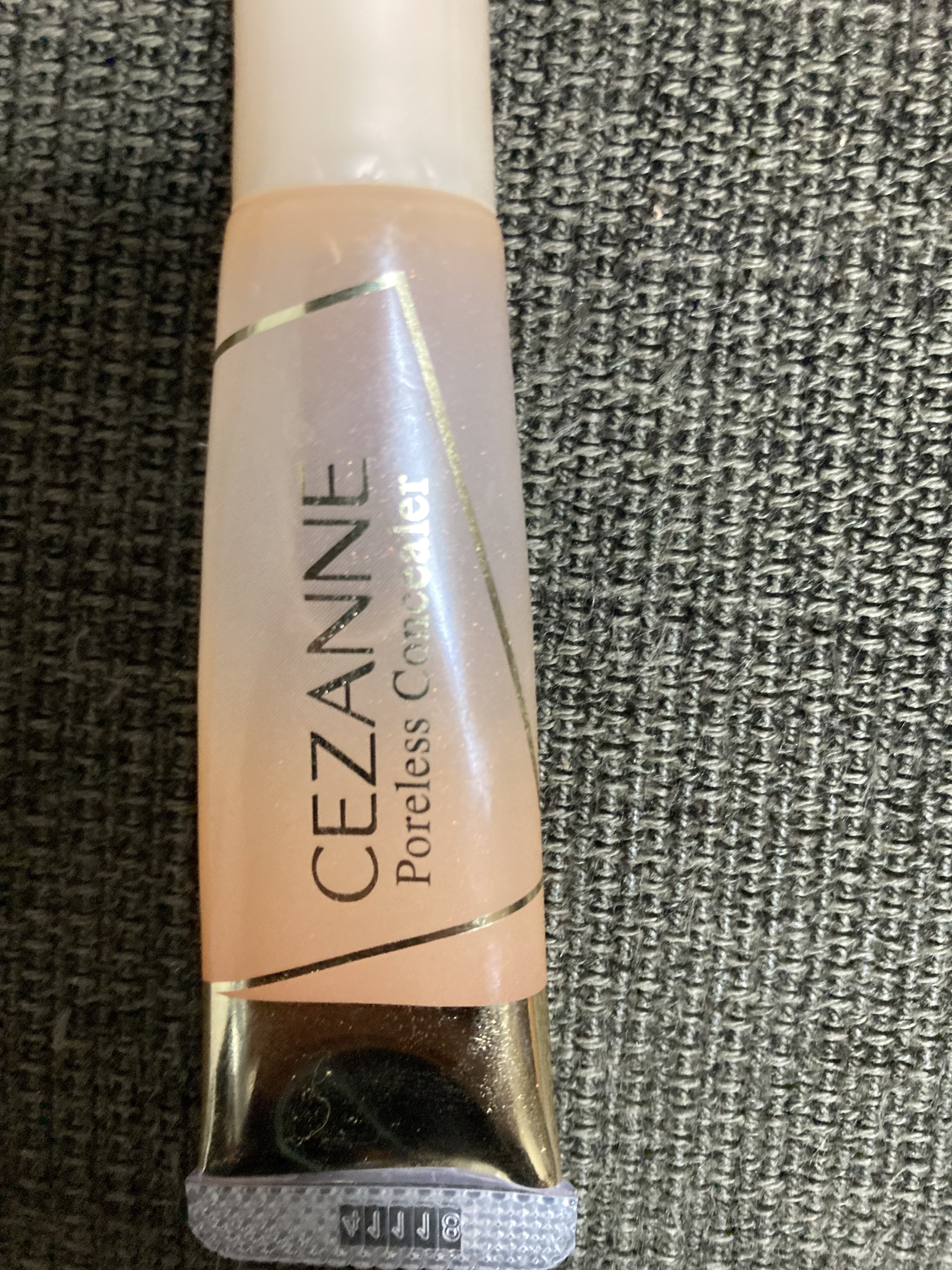 毛穴レスコンシーラー/CEZANNE/クリームコンシーラーを使ったクチコミ（1枚目）