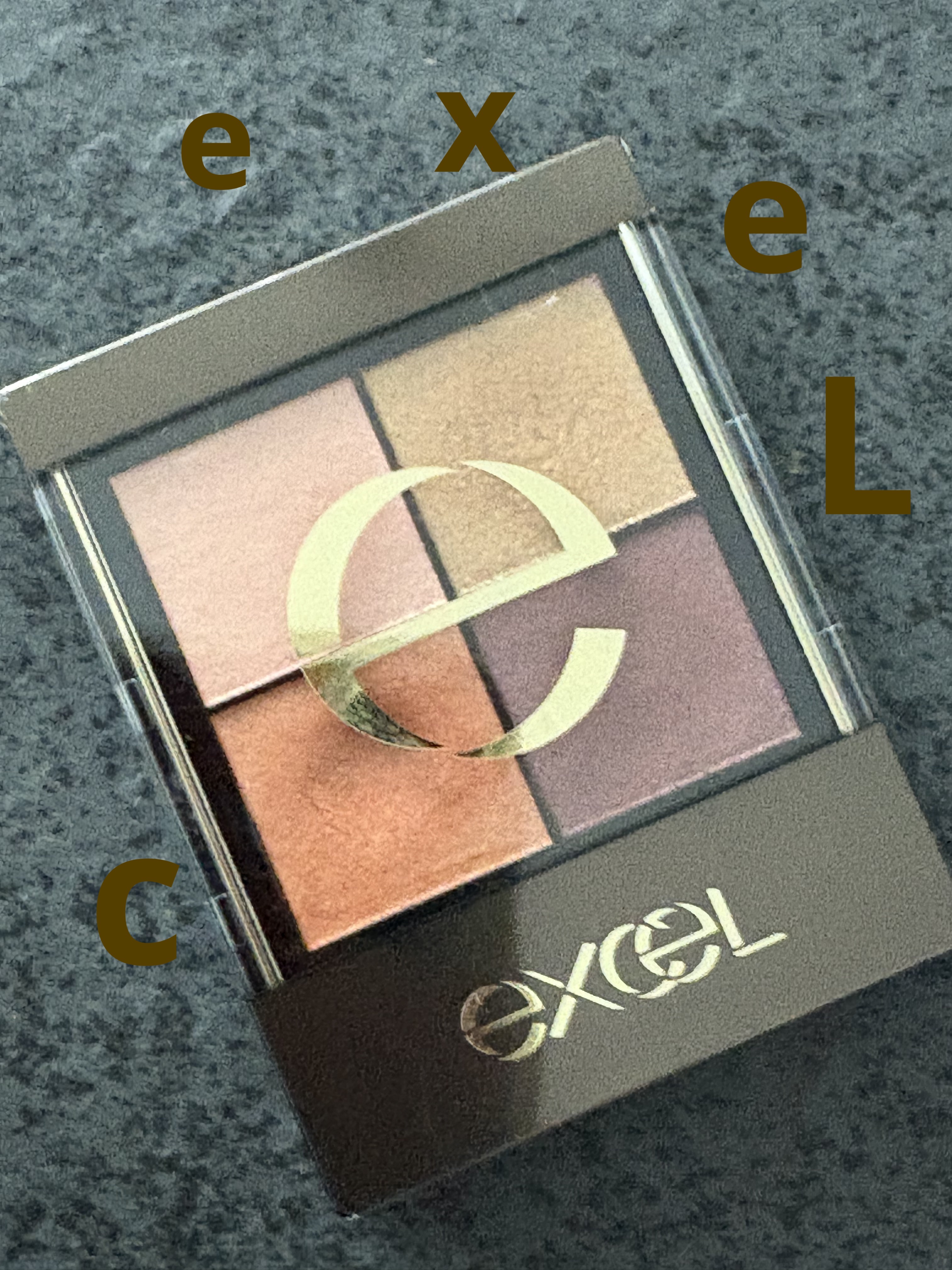 リアルクローズシャドウ/excel/アイシャドウパレットを使ったクチコミ（1枚目）