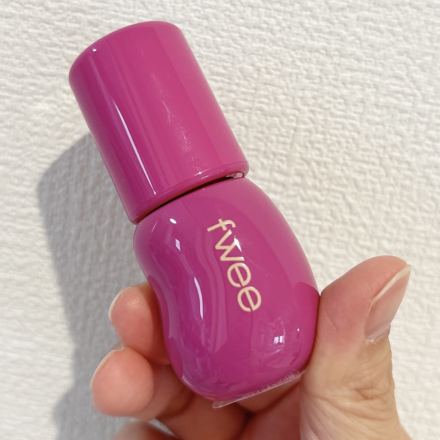 フィー 3Dボリューミンググロス B05 カラント 70%/fwee/リップグロスを使ったクチコミ（1枚目）