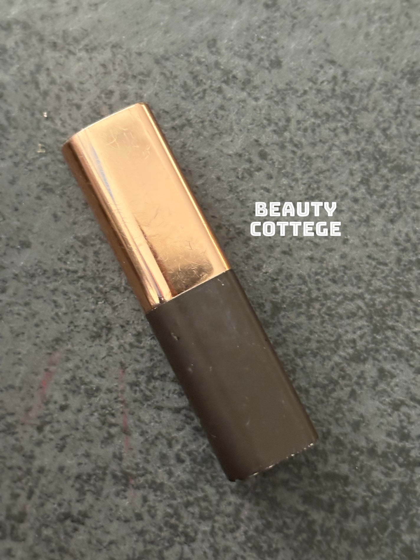 LUXURY VELVET MATTE LIPSTICK/Beauty Cottage/口紅を使ったクチコミ(1枚目)