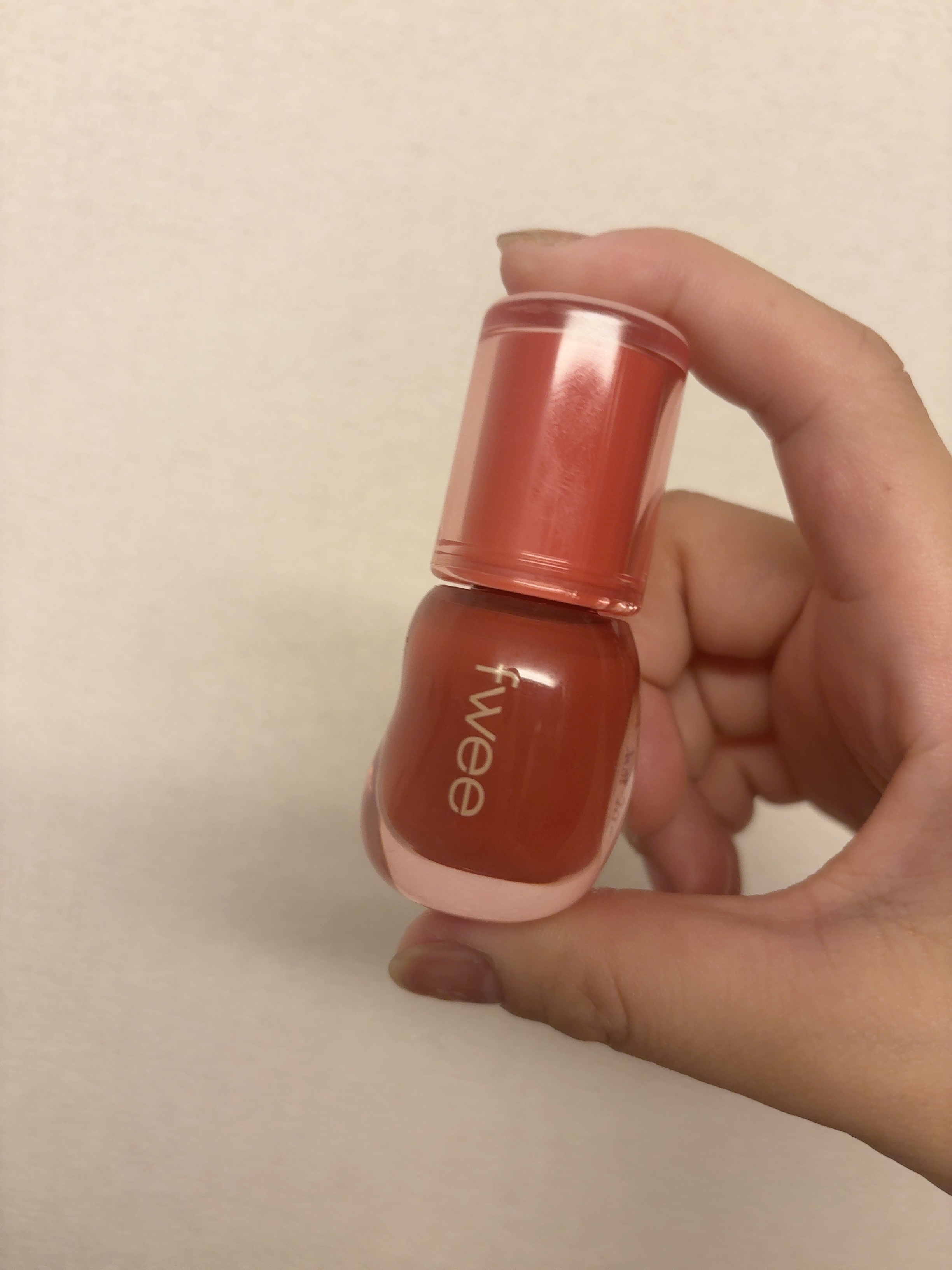 フィー 3Dボリューミンググロス A02 ソルベ 30%/fwee/リップグロスを使ったクチコミ（1枚目）