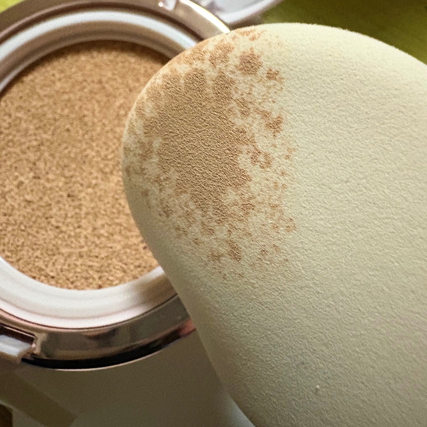 ダブルラスティング クッショングロウ/ETUDE/クッションファンデーションを使ったクチコミ(3枚目)