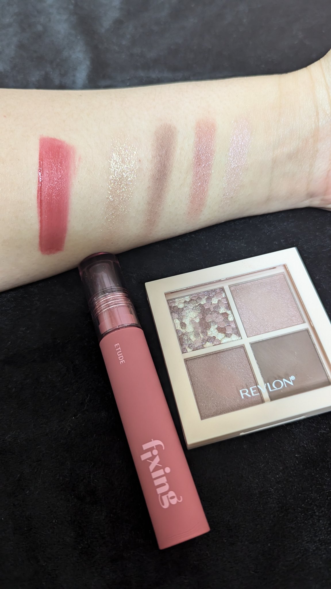 レブロン ダズル アイシャドウ クアッド/REVLON/アイシャドウパレットを使ったクチコミ（2枚目）