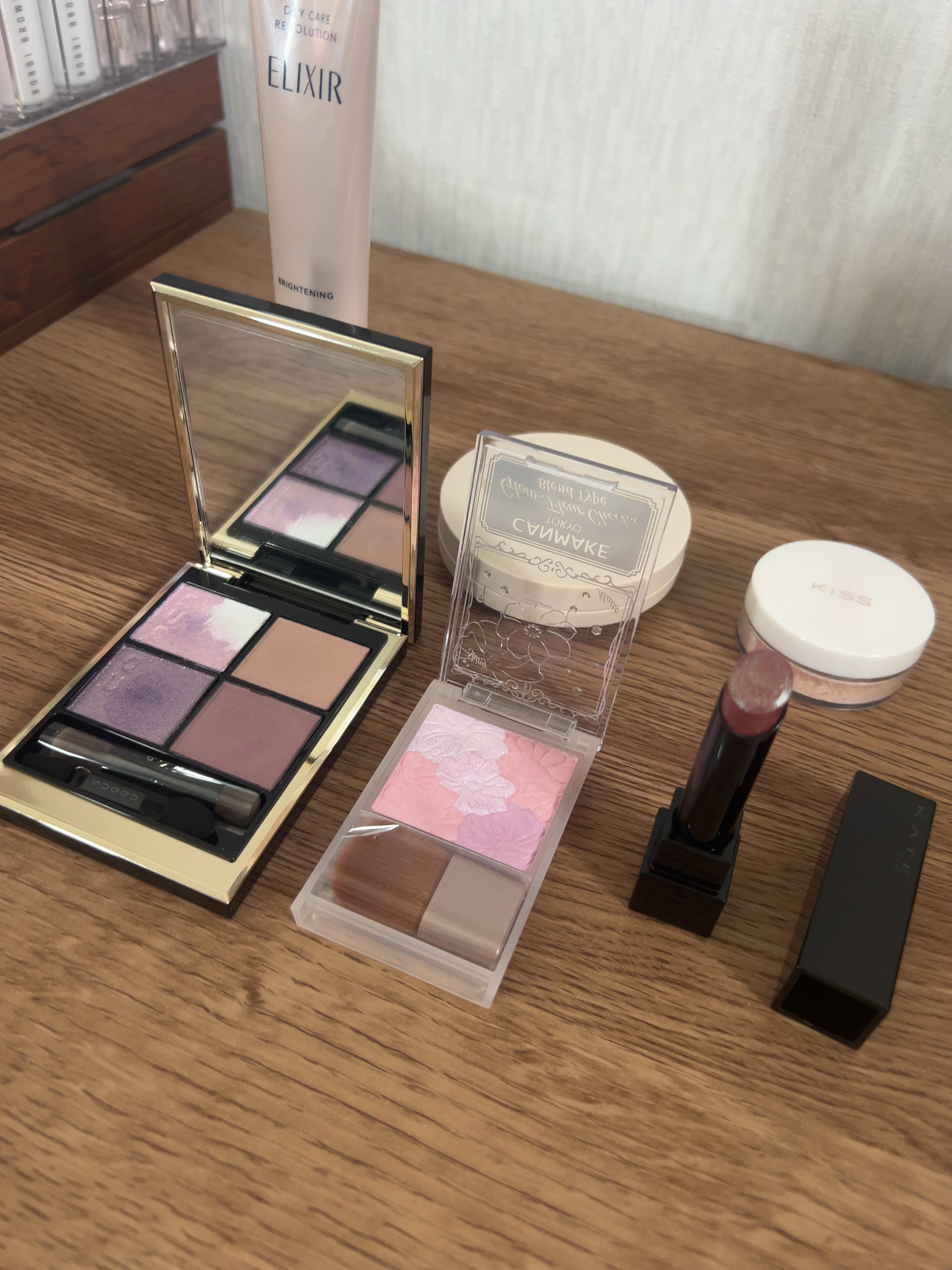 マットシフォン フィニッシングルースパウダー  01 ライト（ミニ）/KiSS/ルースパウダーを使ったクチコミ（2枚目）