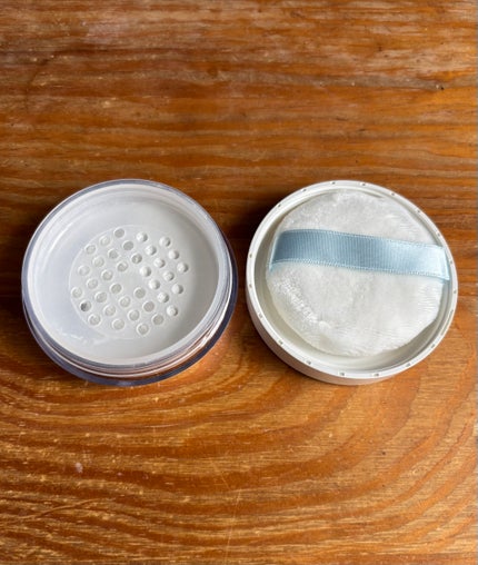 ERIKA on LIPS 「24時間いつでもサラサラ、テカリ・毛穴修正パウダー。エテュセオ..」(2枚目)