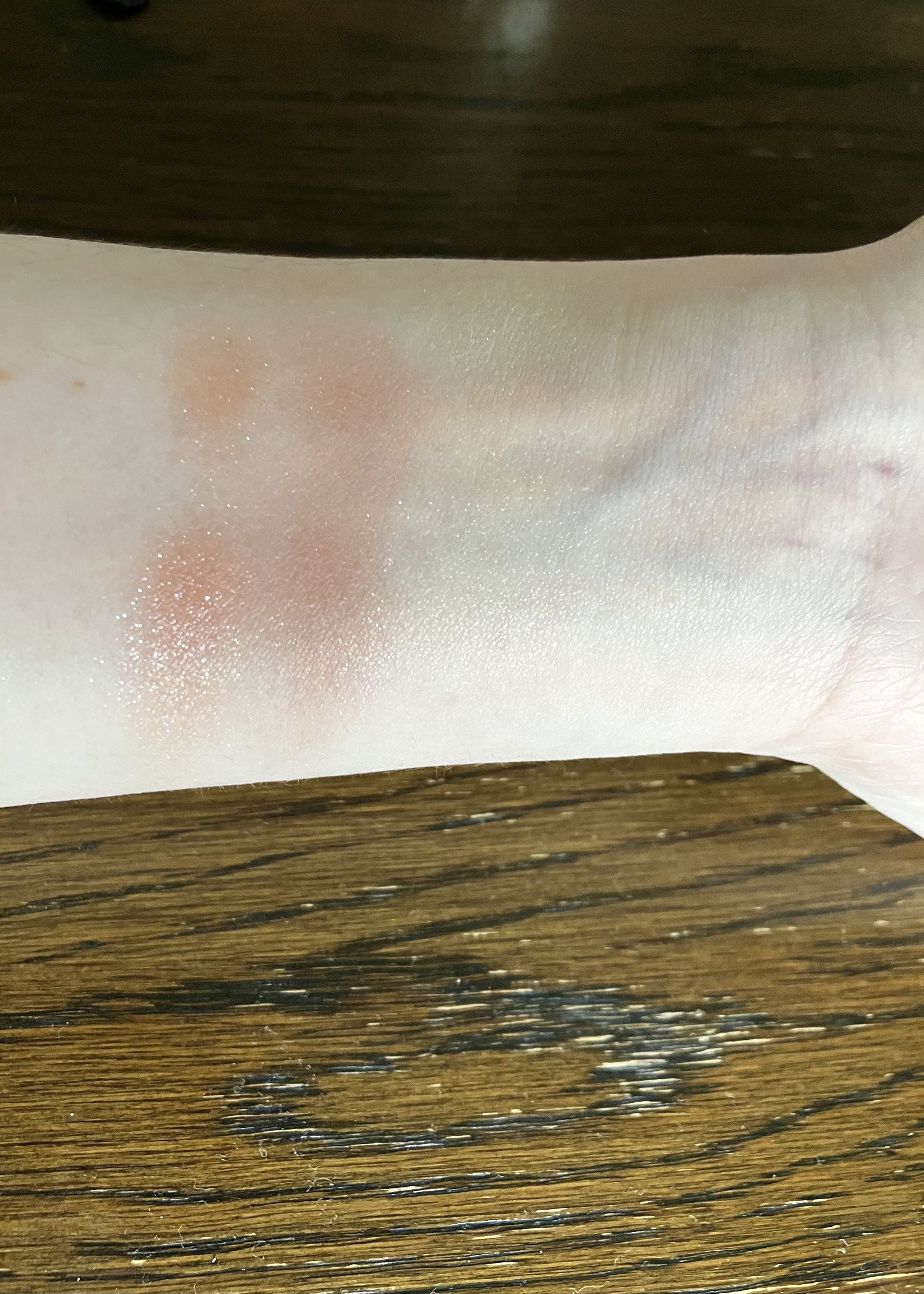 シングルアイシャドウ 15 ALLURE IN MOTION/hince/単色アイシャドウを使ったクチコミ（2枚目）