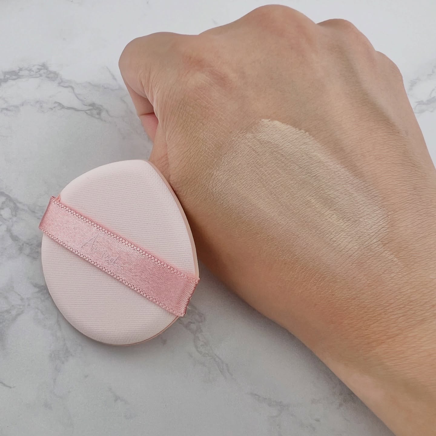 アリウル インクフェザーカバーラスティングクッション/Ariul/クッションファンデーションを使ったクチコミ（3枚目）