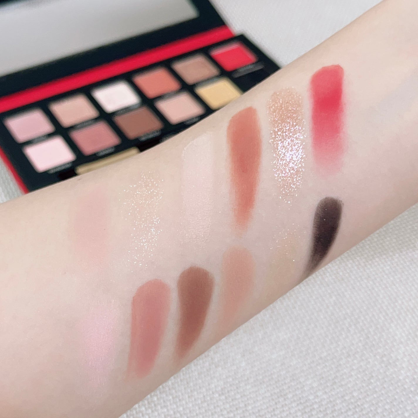 エクスプローラ12色 動物アイシャドウパレット/PERFECT DIARY/アイシャドウパレットを使ったクチコミ(3枚目)