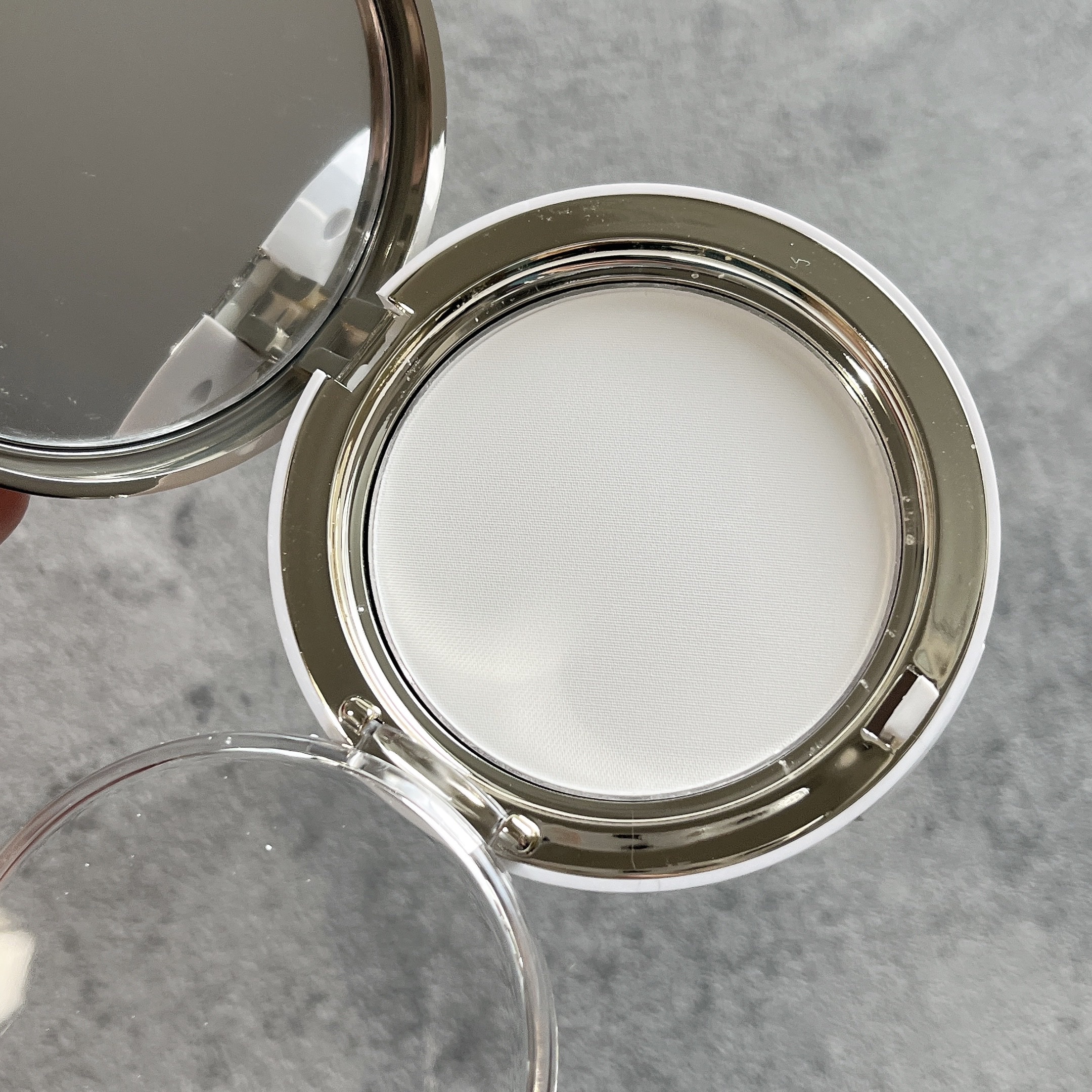 ハイドラセッティングパウダー/byLieto/プレストパウダーを使ったクチコミ（2枚目）