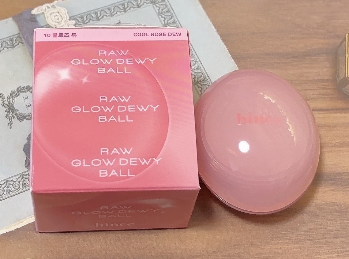 ロウグロウデューイーボール 10 クールローズデュー/hince/リップバームを使ったクチコミ（2枚目）