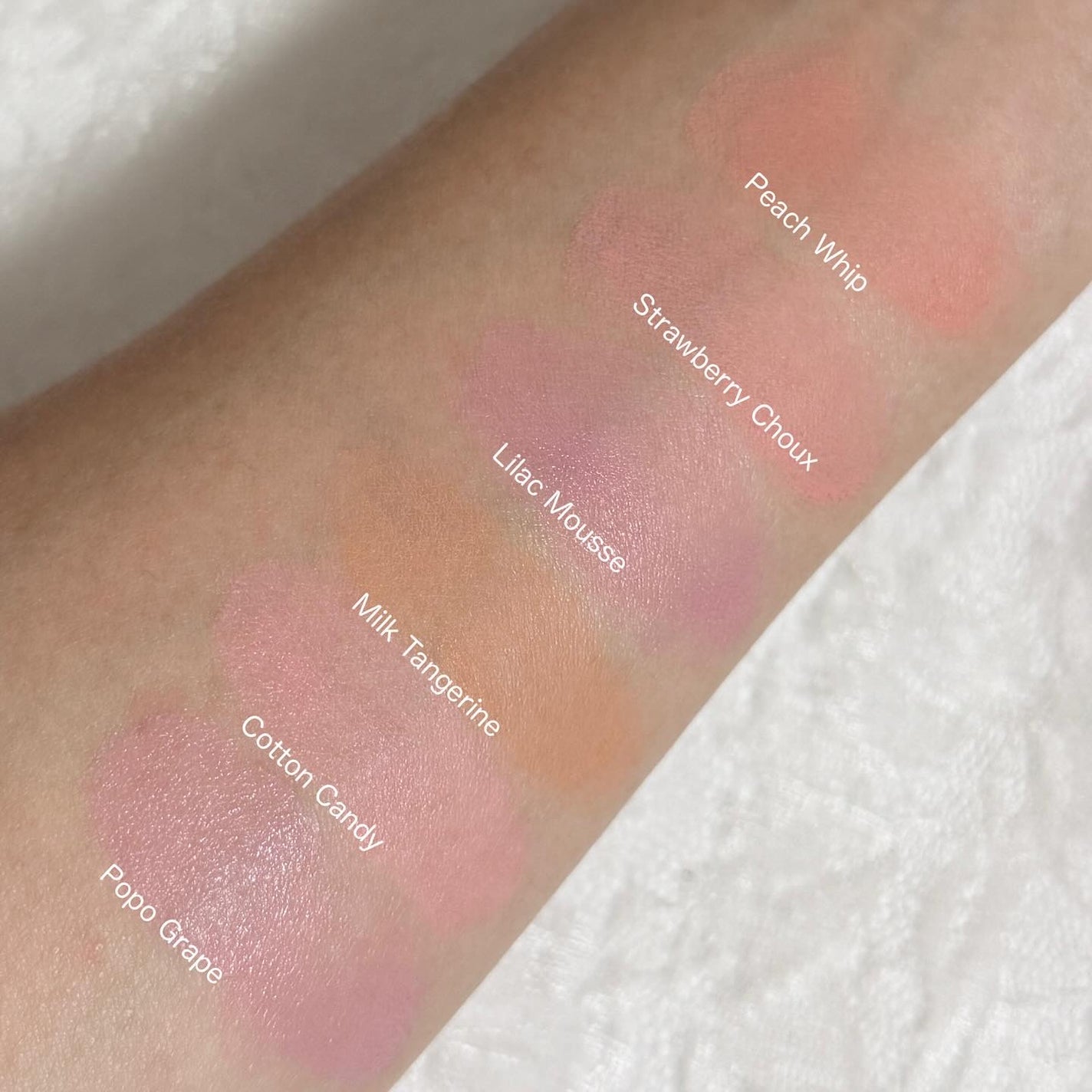 ᴷᴬᴺᴬ⑅◡̈*フォロバ on LIPS 「.#PRFEEVフラッフィーチークブラッシュ大好きなFEEVの..」(4枚目)