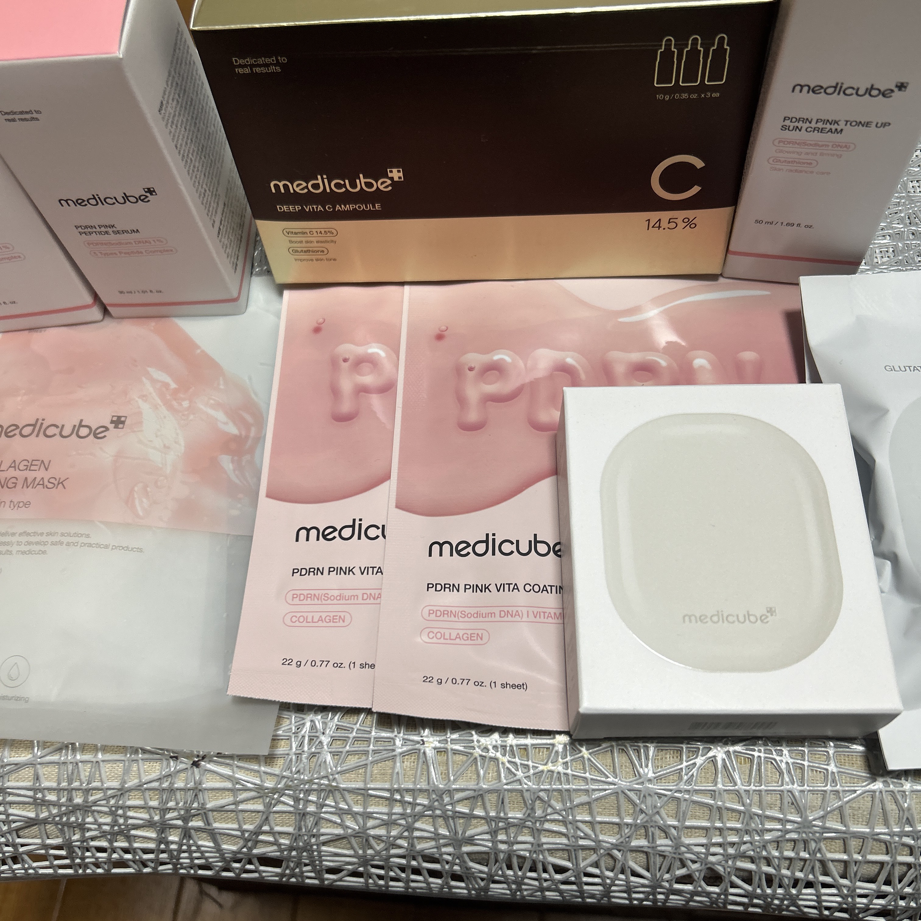 プロ グルタチオン ベルベット クッションファンデーション/MEDICUBE/クッションファンデーションを使ったクチコミ（3枚目）