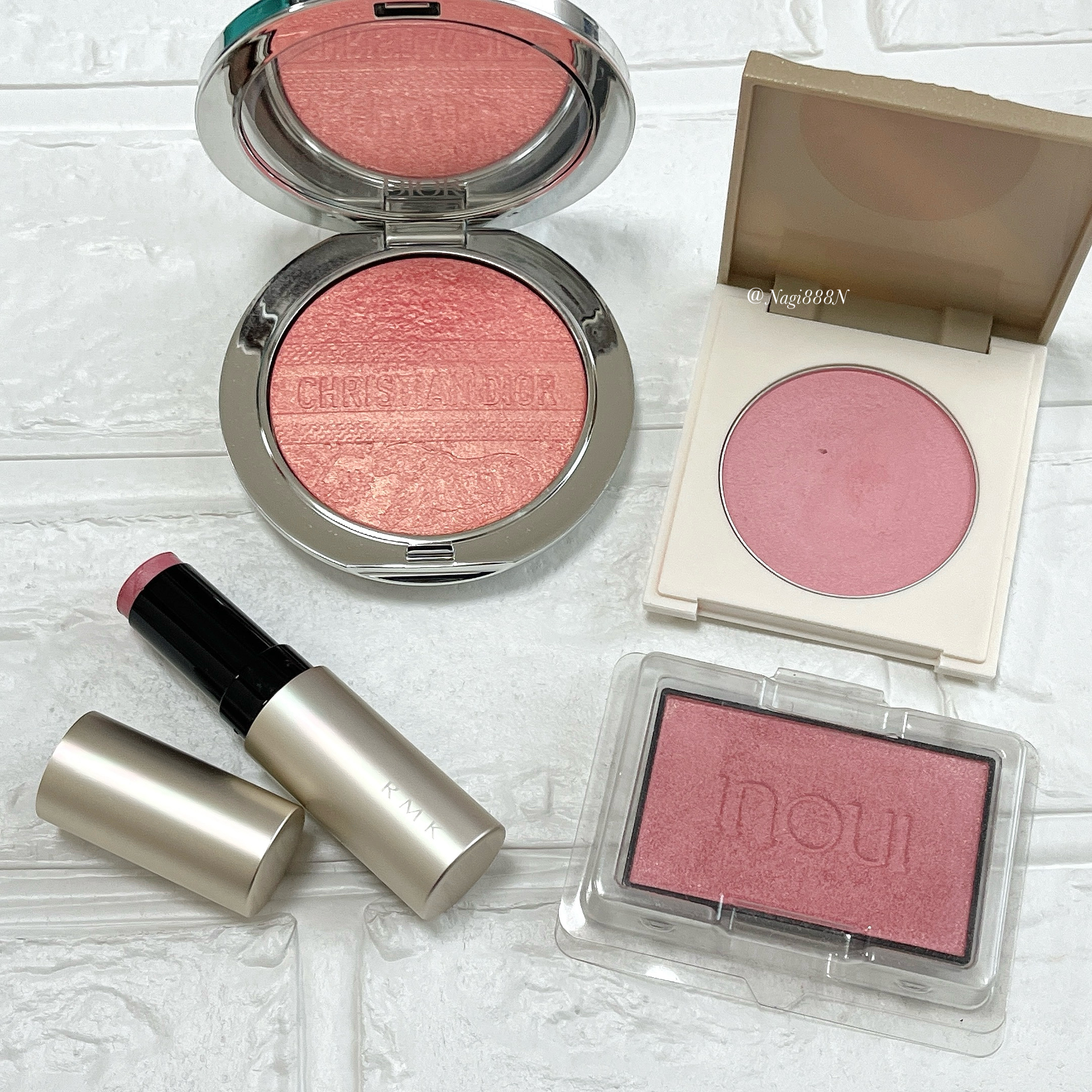 カバーマーク　ライティング カラー パウダー/COVERMARK/パウダーチークを使ったクチコミ（3枚目）