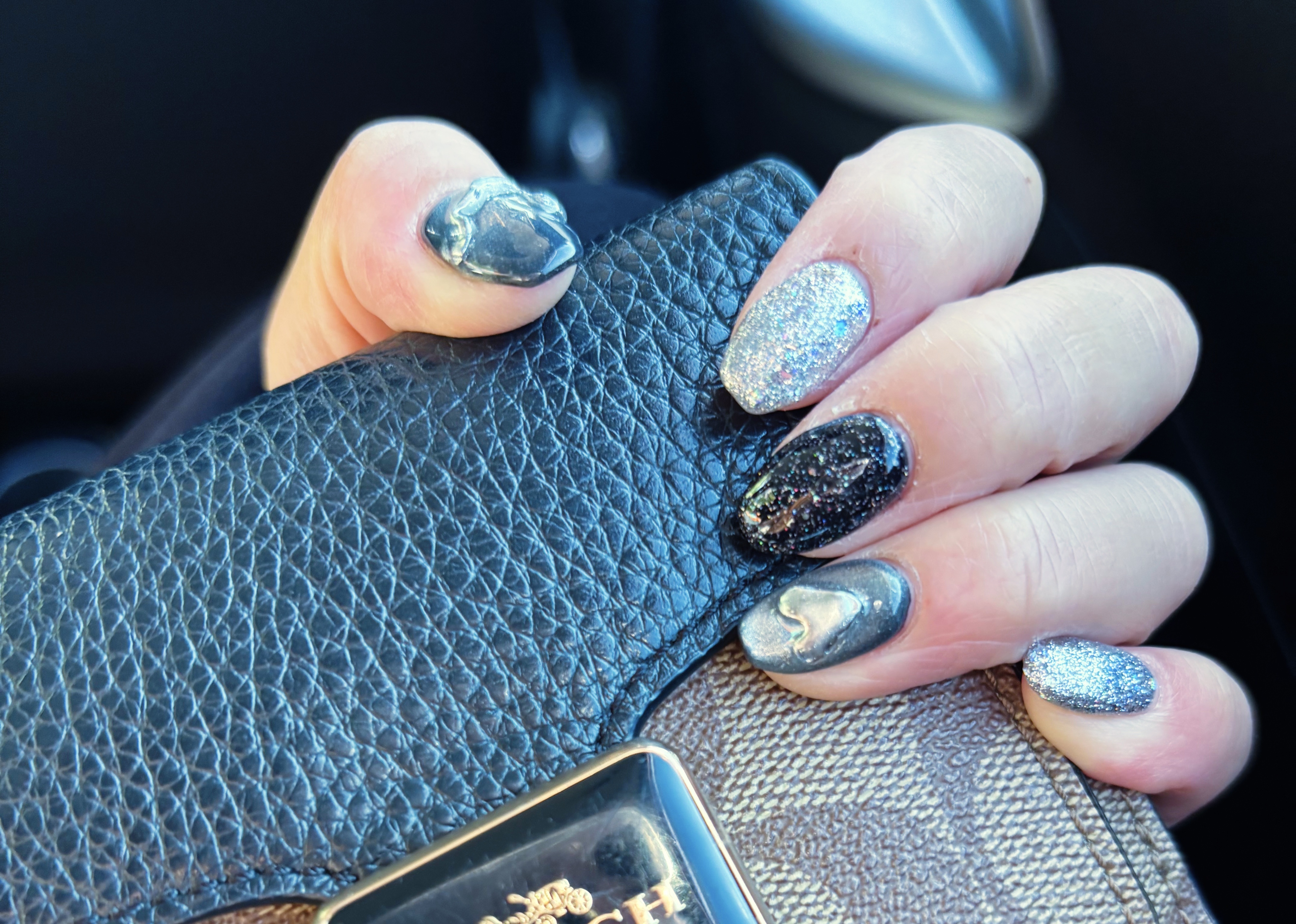 #セルフネイル,#ピールオフネイル,#ジェルネイル,#sheinネイル,#セリアネイル,#ダイソーネイル,#マグネットネイル,#ミラーネイル,#シンプルネイル,#キラキラネイルのネイルデザイン