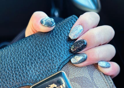 𝚁 𝚒 𝚔 𝚘 on LIPS 「selfnail💅🏻🩷過去ネイルパーツ禁止職場なのでパーツなし..」(1枚目)