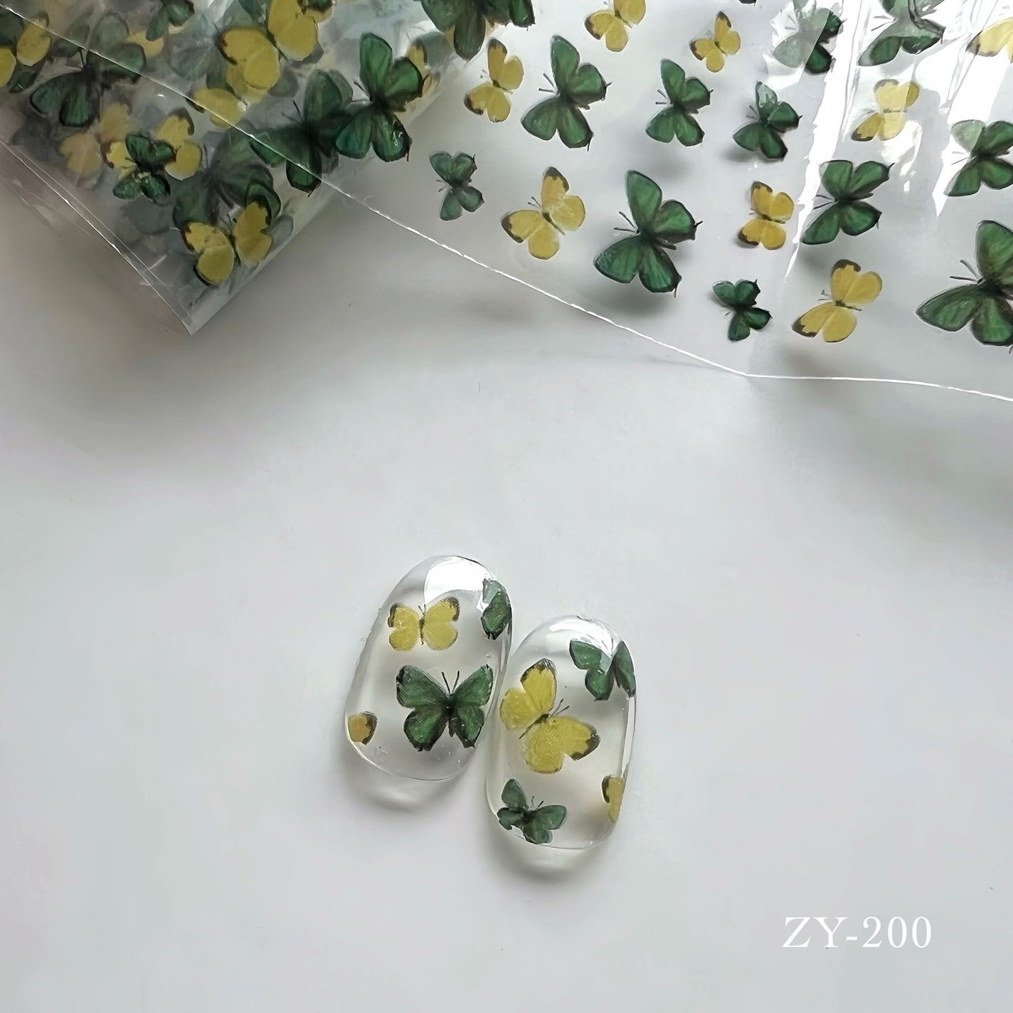 naomi on LIPS 「@tominail.japan5月12日•butterfly..」(2枚目)