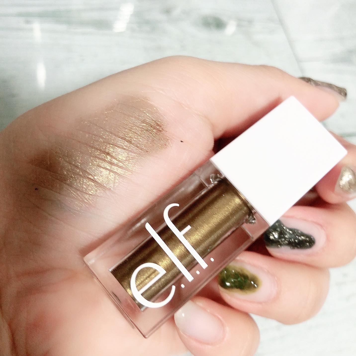 リキッドグリッターアイシャドウ/e.l.f. Cosmetics/グリッターを使ったクチコミ（2枚目）