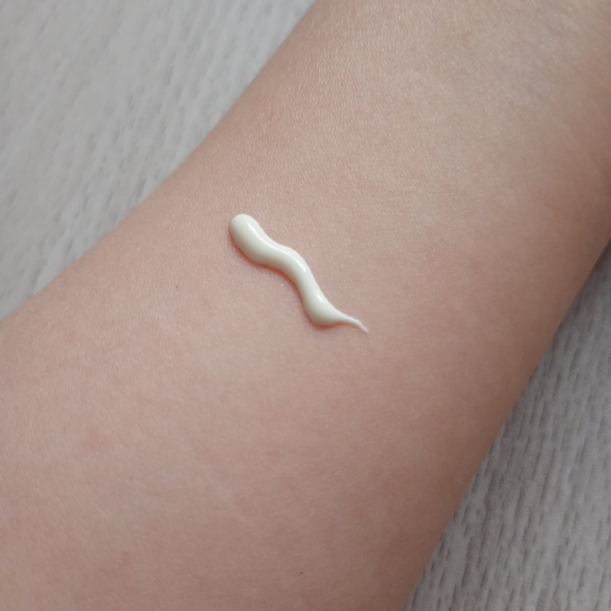 エリクシール エリクシール　デーケアレボリューション　ブライトニング　＋　baのクチコミ「✈️グランドスタッフのスキンケアコスメ紹介✈️

エリクシール
デーケアレボリューション　ブラ.....」（3枚目）