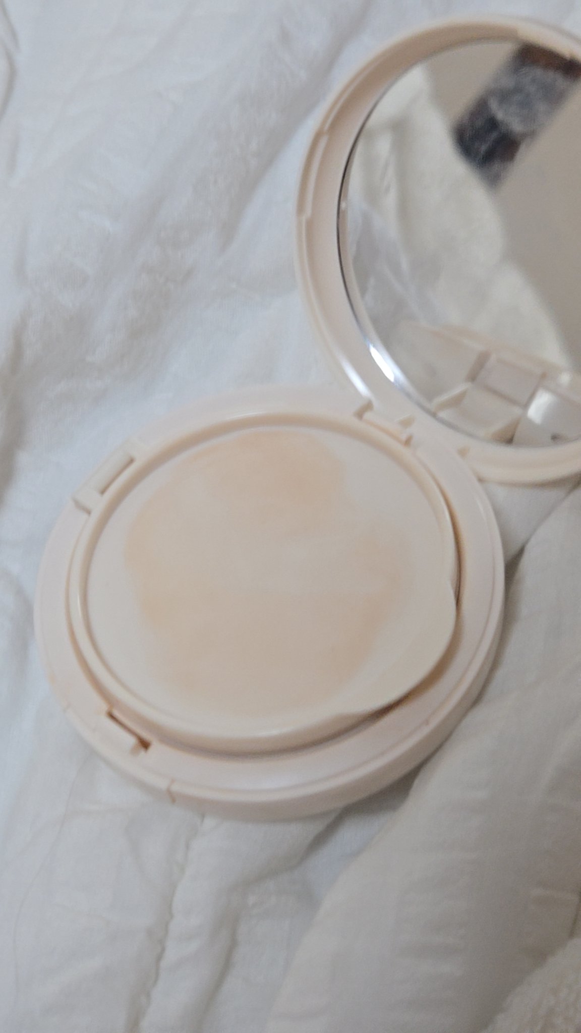 フィクシングヌードフィットクッション/too cool for school/クッションファンデーションを使ったクチコミ（2枚目）