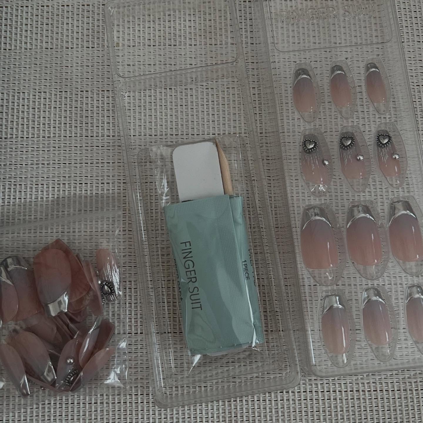 ネイルチップ(シールタイプ) CLOSER/FINGER SUIT/ネイルチップ・パーツを使ったクチコミ（2枚目）