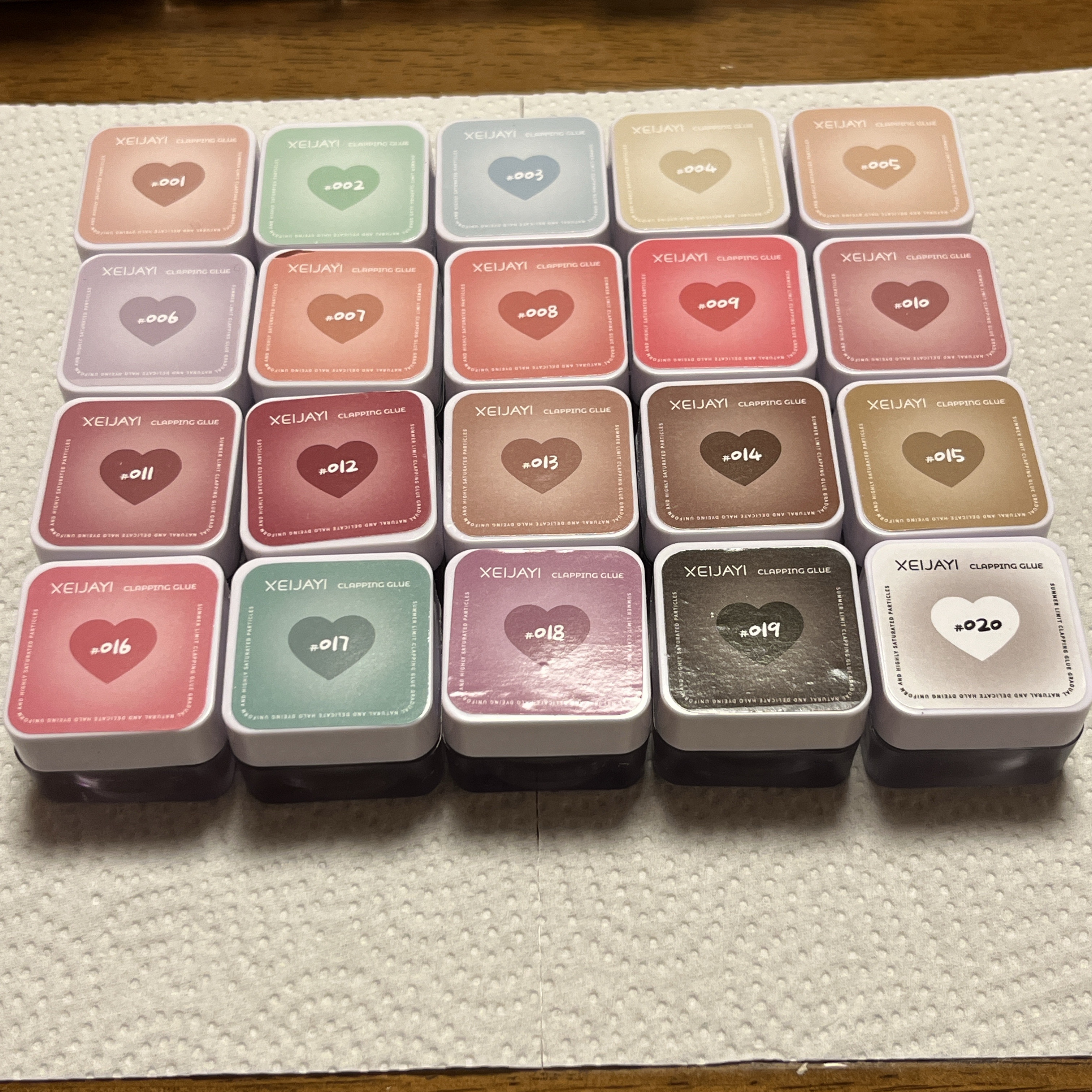 ジェルネイル✨

雑にスタンプしたチップとベタ塗りのカラチャです🤣

結構適当にしてもグラデーションに簡単になります👍

ベタ塗りはカラチャの時は気になりませんでしたが、爪にする時は筆跡が残る感じがあるのでクリアジェルと混ぜるとワンカラ