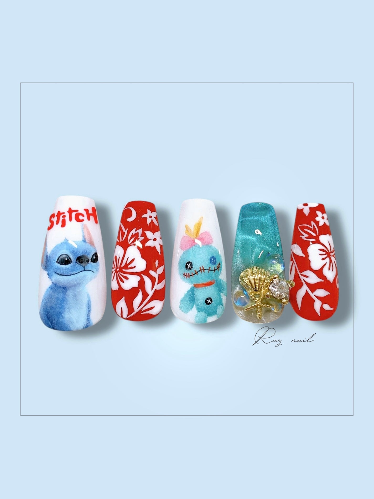 mizuki꙳ネイリスト on LIPS 「スティッチネイル💙✨ハイビスカスデザインの描き方はこちら👇ht..」(1枚目)