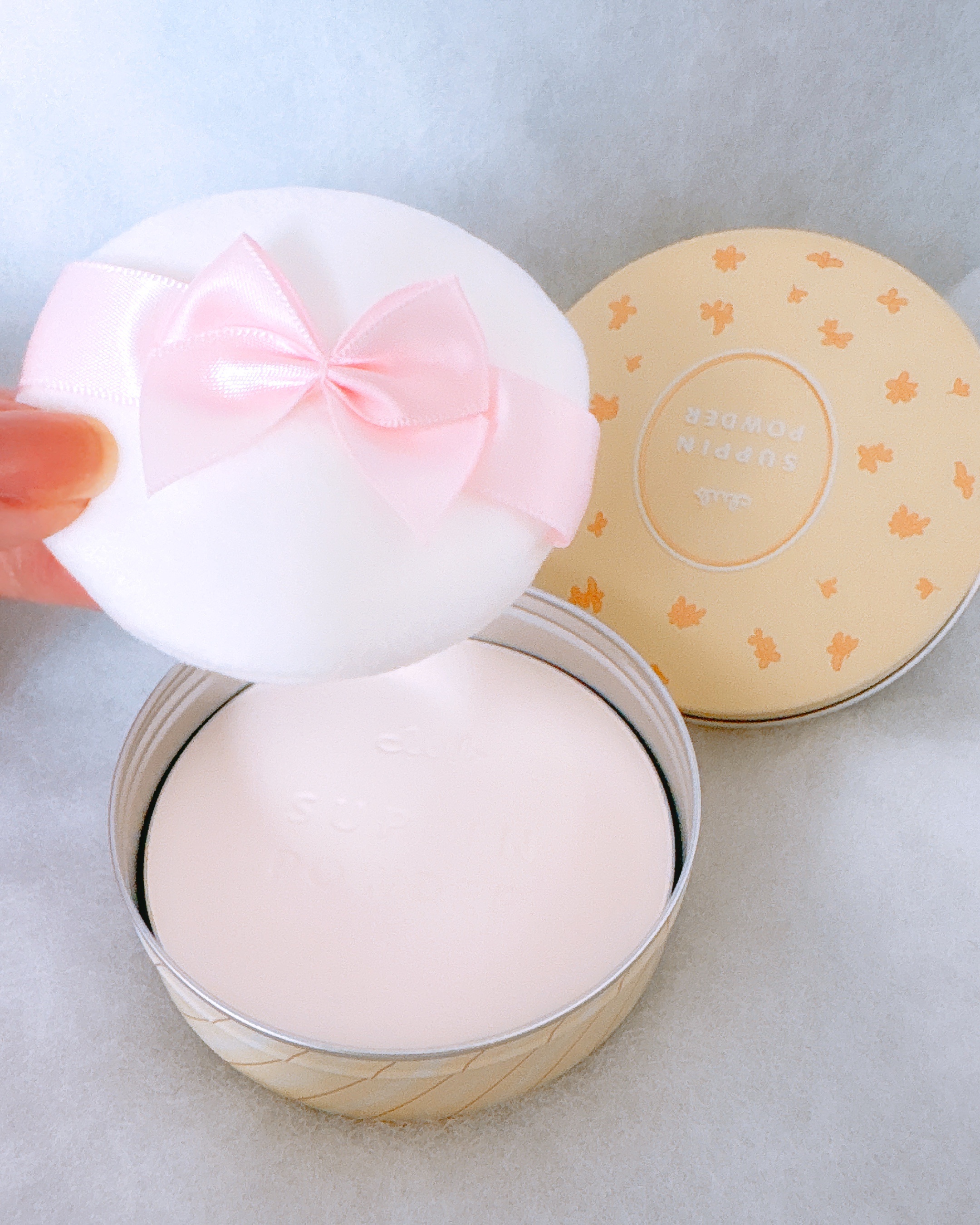 クラブ すっぴんパウダーC 初恋キンモクセイの香りのクチコミ「お風呂上がりに使ってそのまま寝られる…すっぴん綺麗に見えるしすっぴんまで綺麗になる…しかもこれ.....」（2枚目）