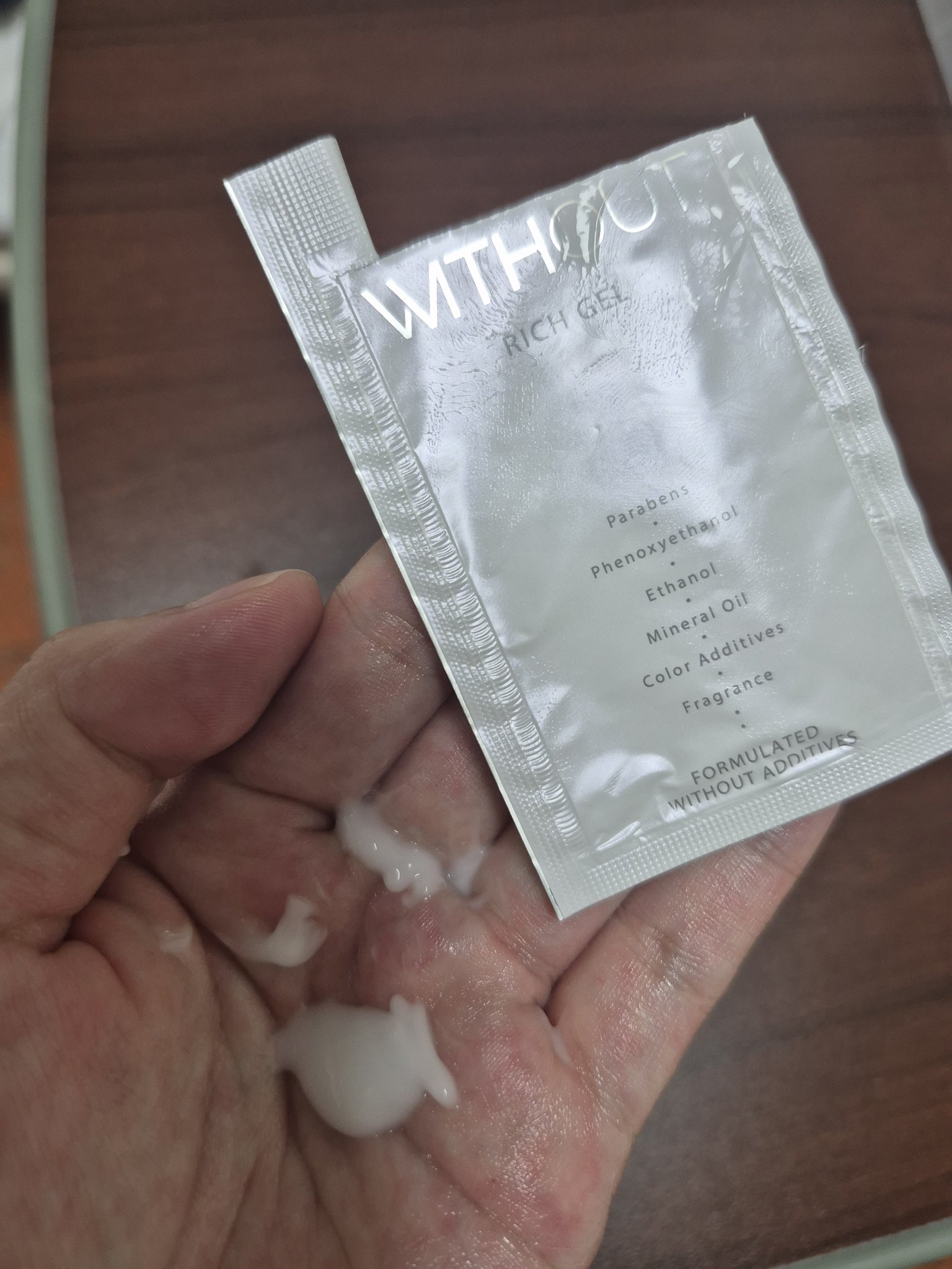 ウィズアウト モイスト ゲル/WITHOUT/フェイスクリームを使ったクチコミ（2枚目）