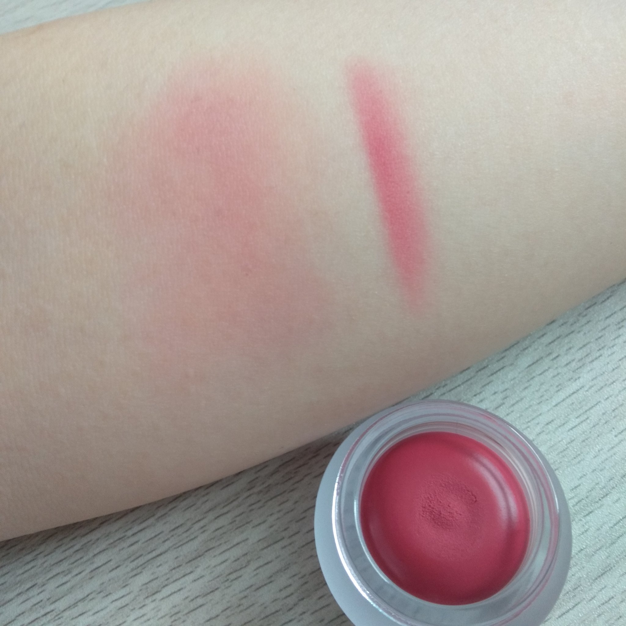 リップアンドチーク ブラーリープリンポット/fwee/口紅を使ったクチコミ（3枚目）