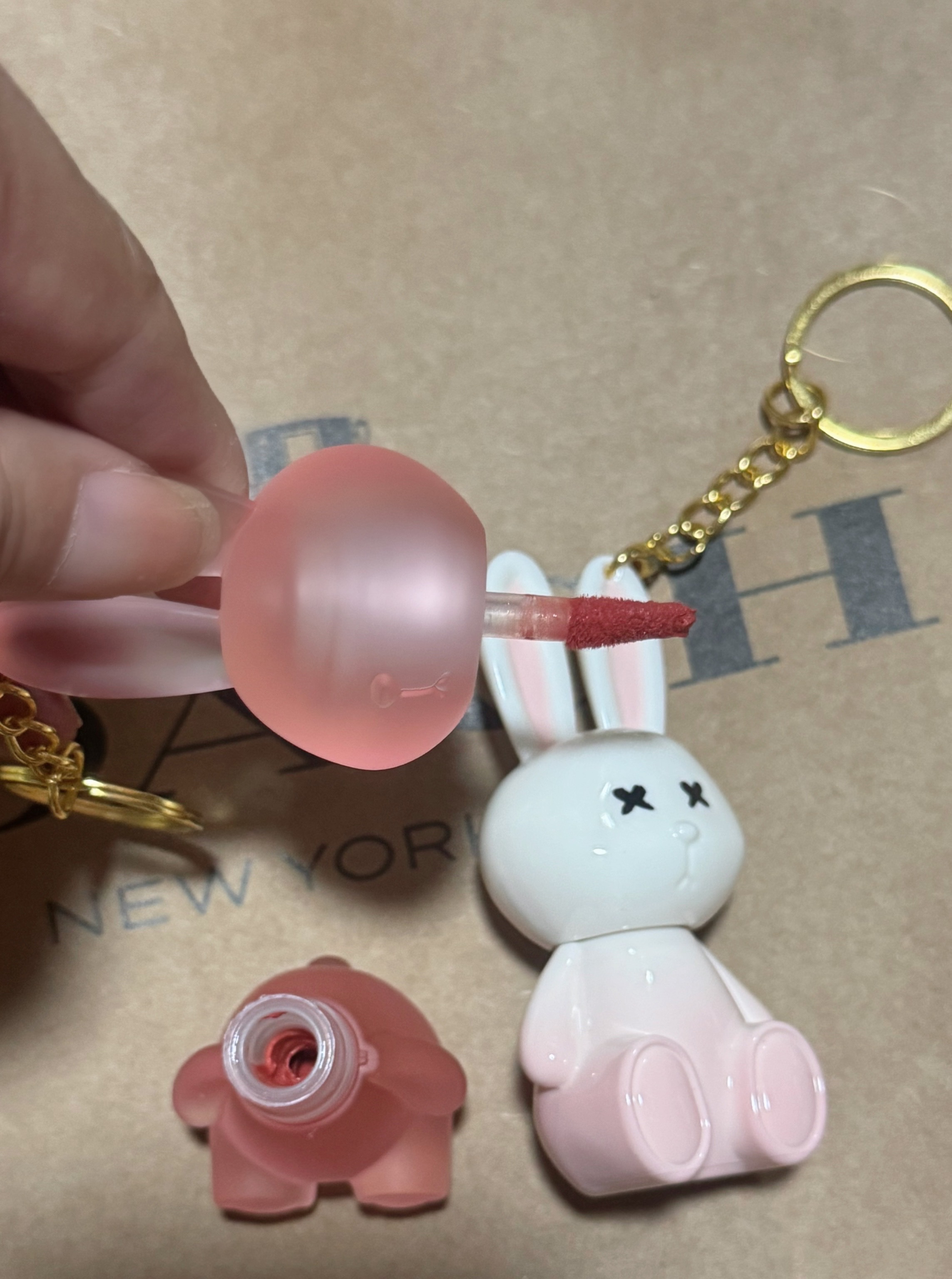 Cute rabbit velvet Lip mud/Gege bear/リップティントを使ったクチコミ（3枚目）