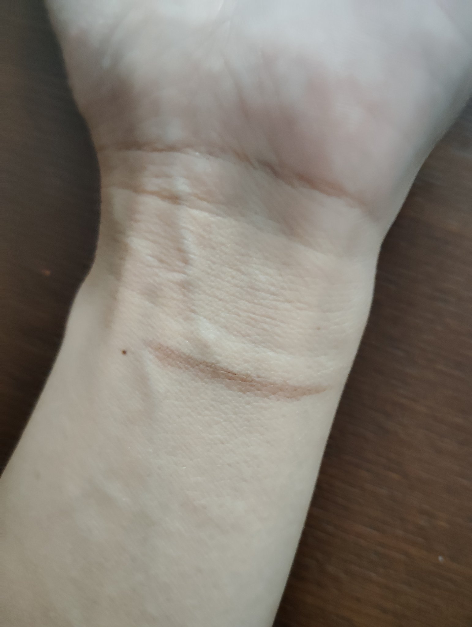 フローレスブロウリキッド 04 ラズベリーブラウン/キャンメイク/リキッドアイブロウを使ったクチコミ（2枚目）