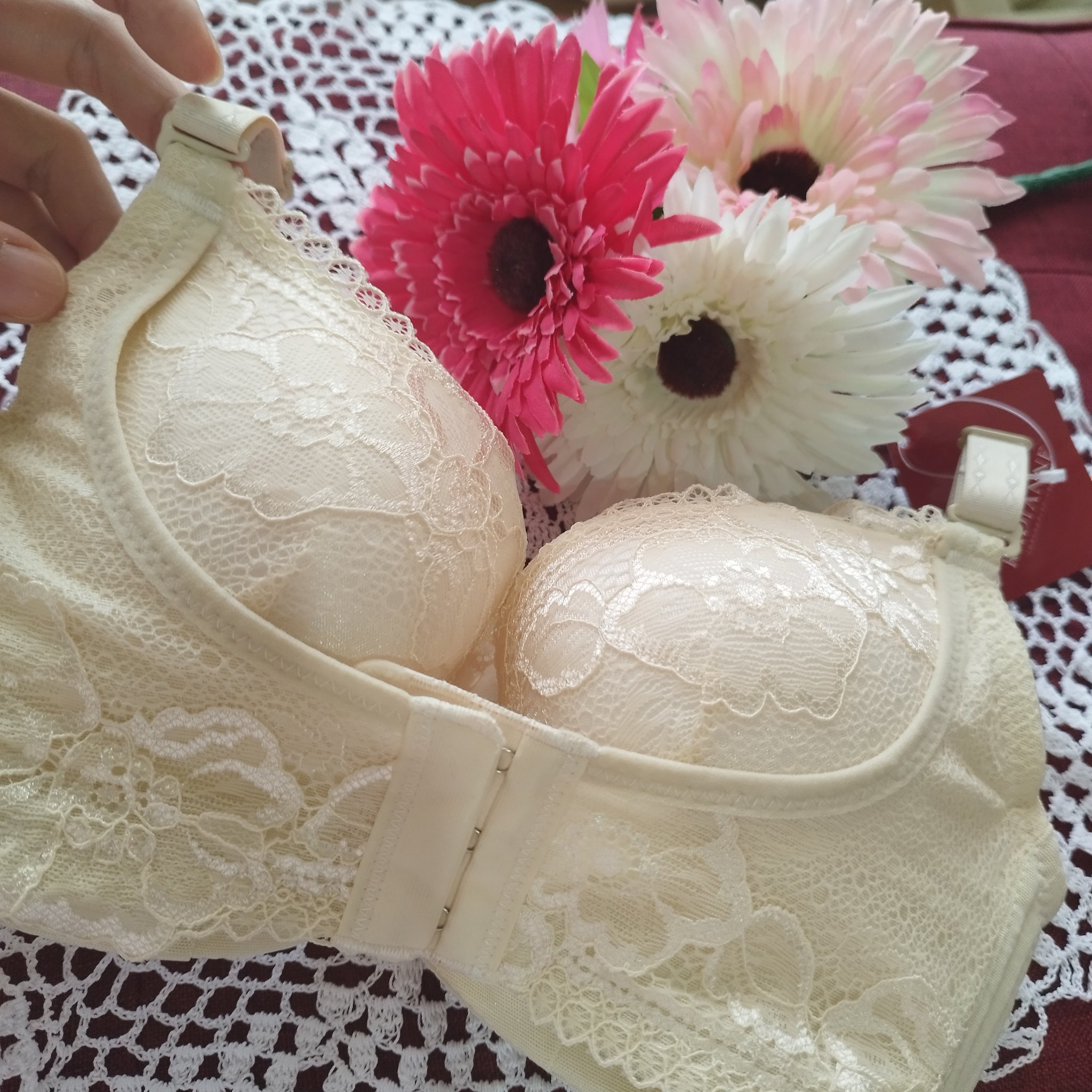 \ ラディアンヌのブラ買ってみた👙💕/

🍑美胸になると話題のブラ👙（ショーツは別売り）

楽天市場で購入しましたー‪('ω')ﾗｧ⤴︎ｸﾃﾝ⤵︎ﾓﾊﾞｧ⤴︎ｲﾙ‬

直ぐに届きましたー- ̗̀📦   ̖́-

ぺちゃぱいの私でも