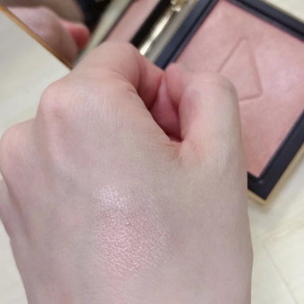 なつ on LIPS 「#コスメ購入品#スウォッチPRADALightGlowingP..」(3枚目)