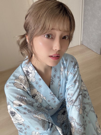 あかり on LIPS 「韓国アイドルも使う、トレンドカラーカラコンがQoo10でデビュ..」(7枚目)