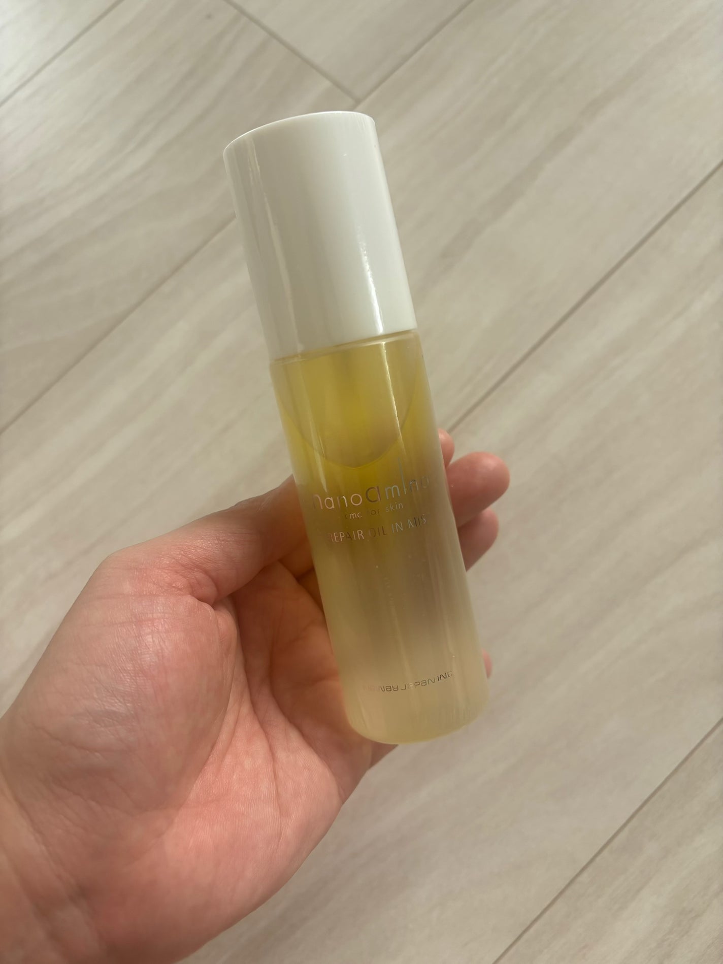 えじ on LIPS 「ナチュラルフラワーの上品な香りで癒されます!プラボトルで軽いか..」(2枚目)