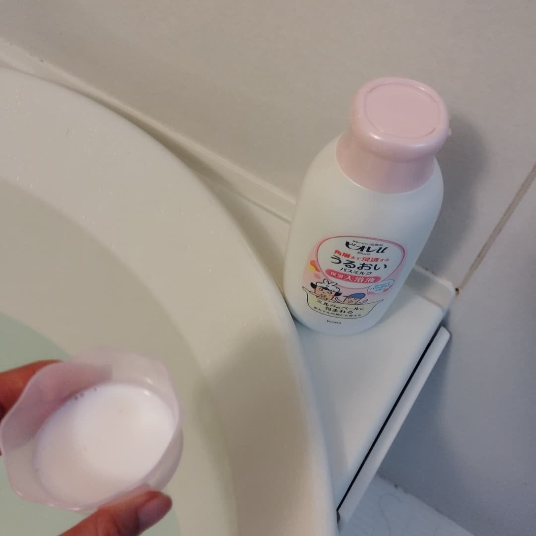 角層まで浸透する うるおいバスミルク ほのかでパウダリーな香り/ビオレu/保湿系入浴剤を使ったクチコミ(2枚目)