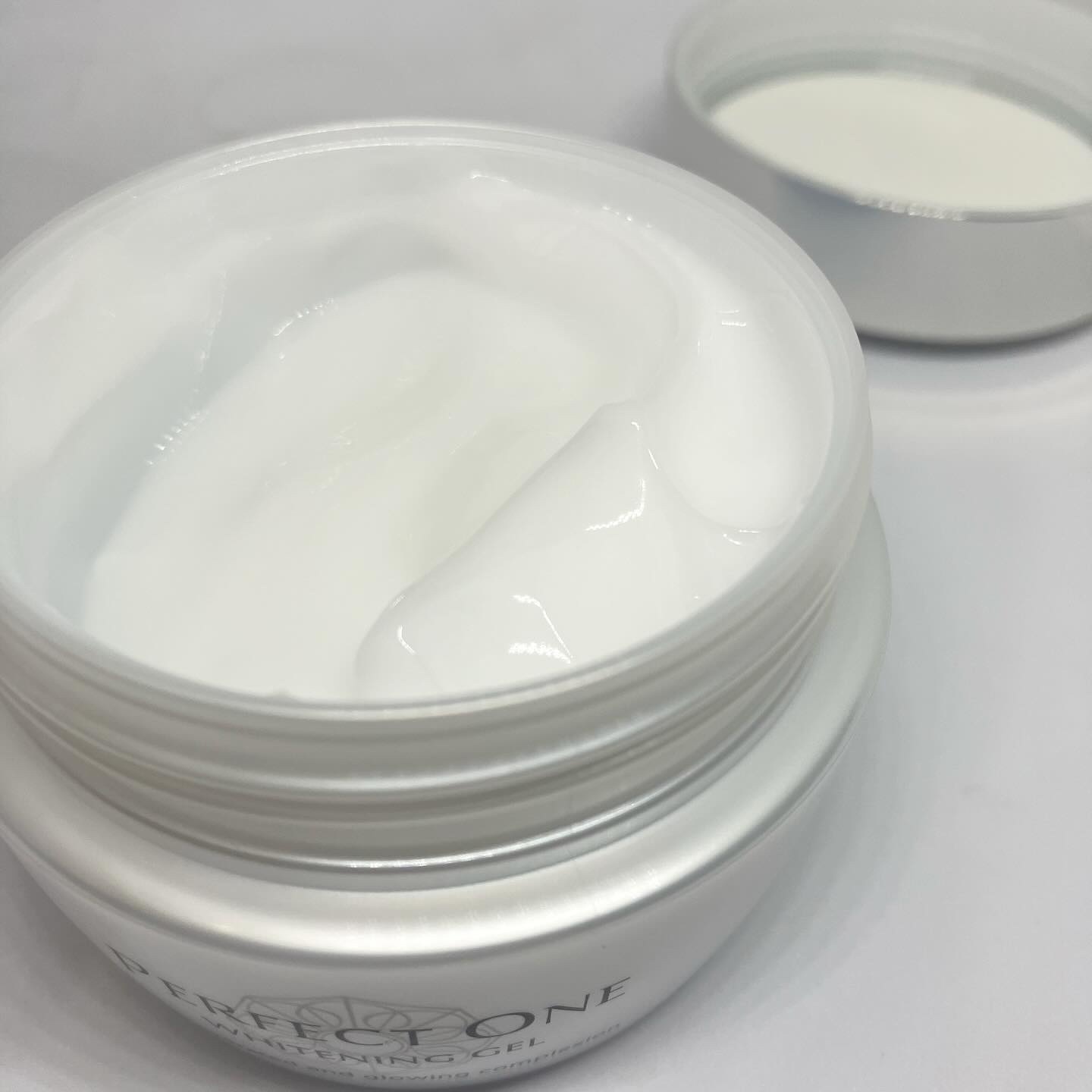 パーフェクトワン 薬用ホワイトニングジェル/パーフェクトワン/オールインワン化粧品を使ったクチコミ（3枚目）