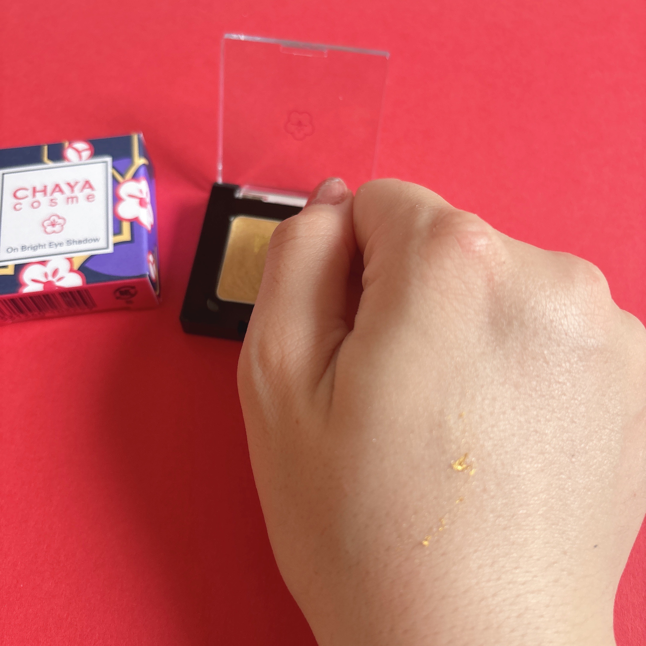 CHAYA cosme オンブライトアイシャドウ 金衣/箔座/ジェル・クリームアイシャドウを使ったクチコミ（2枚目）