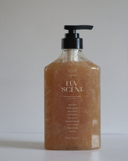 スクラブボディウォッシュ コージーファイヤー シダーウッド/LUV SCENT/ボディスクラブを使ったクチコミ(4枚目)