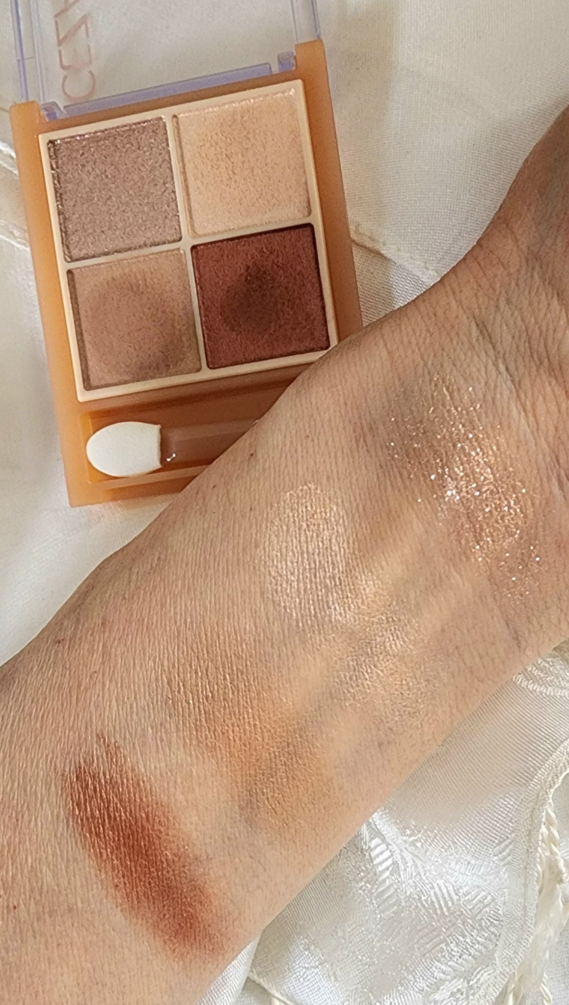 ベージュトーンアイシャドウ 03 アンティークベージュ/CEZANNE/アイシャドウパレットを使ったクチコミ（2枚目）