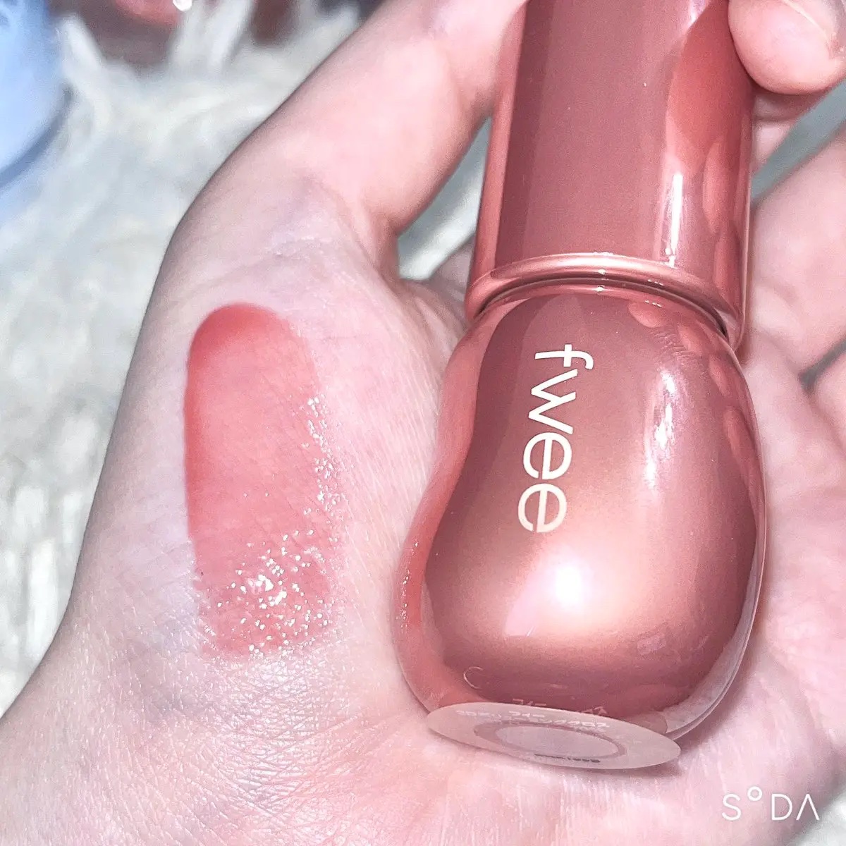 フィー 3Dボリューミンググロス/fwee/リップグロスを使ったクチコミ（2枚目）